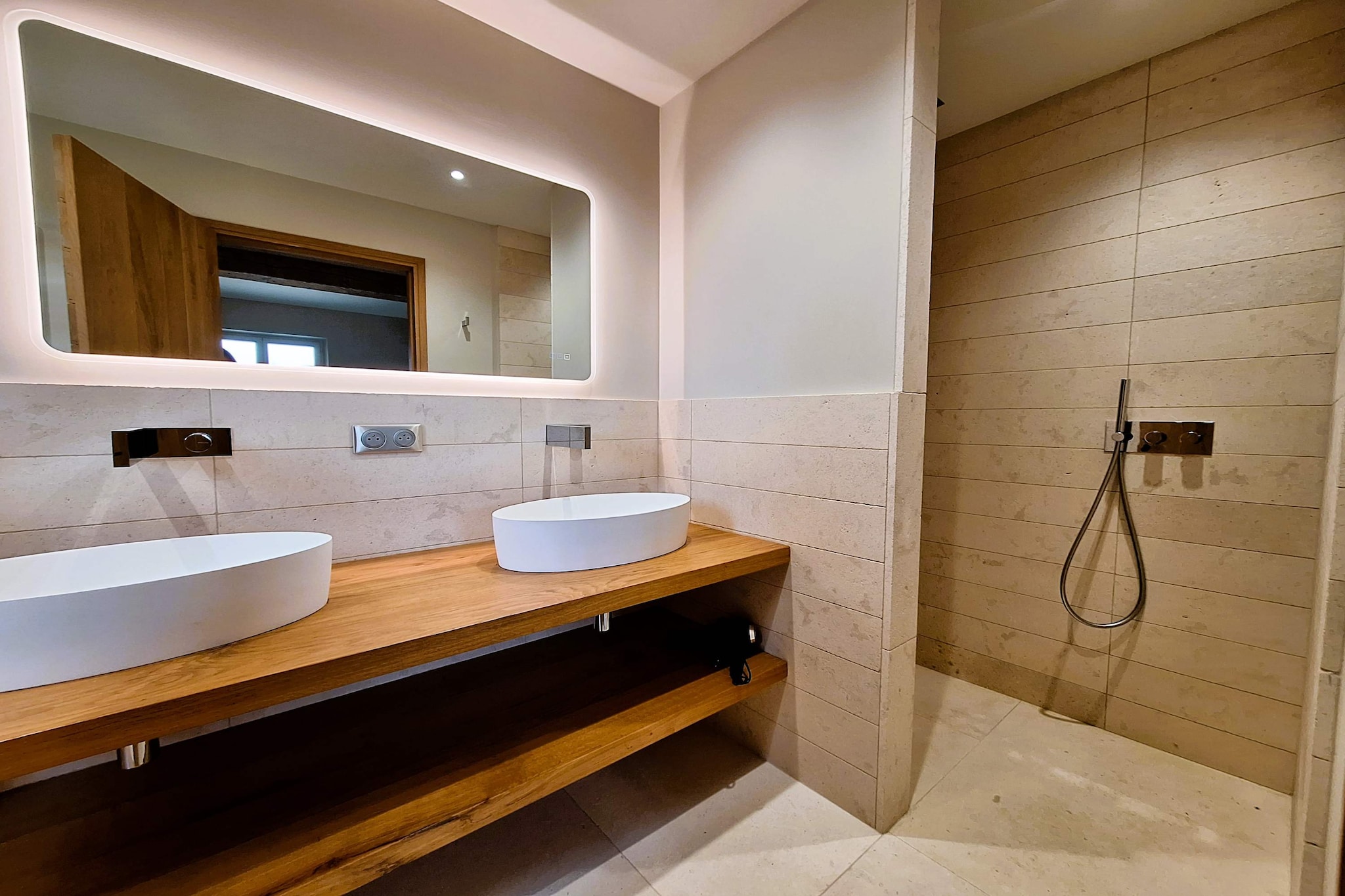 Le Mas Sorella – Votre Évasion Provençale au Cœur des Alpilles-Badezimmer