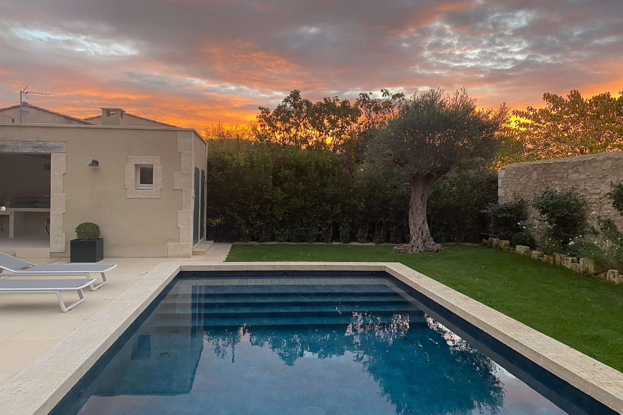 Le Mas Sorella – Votre Évasion Provençale au Cœur des Alpilles-Schwimmbad