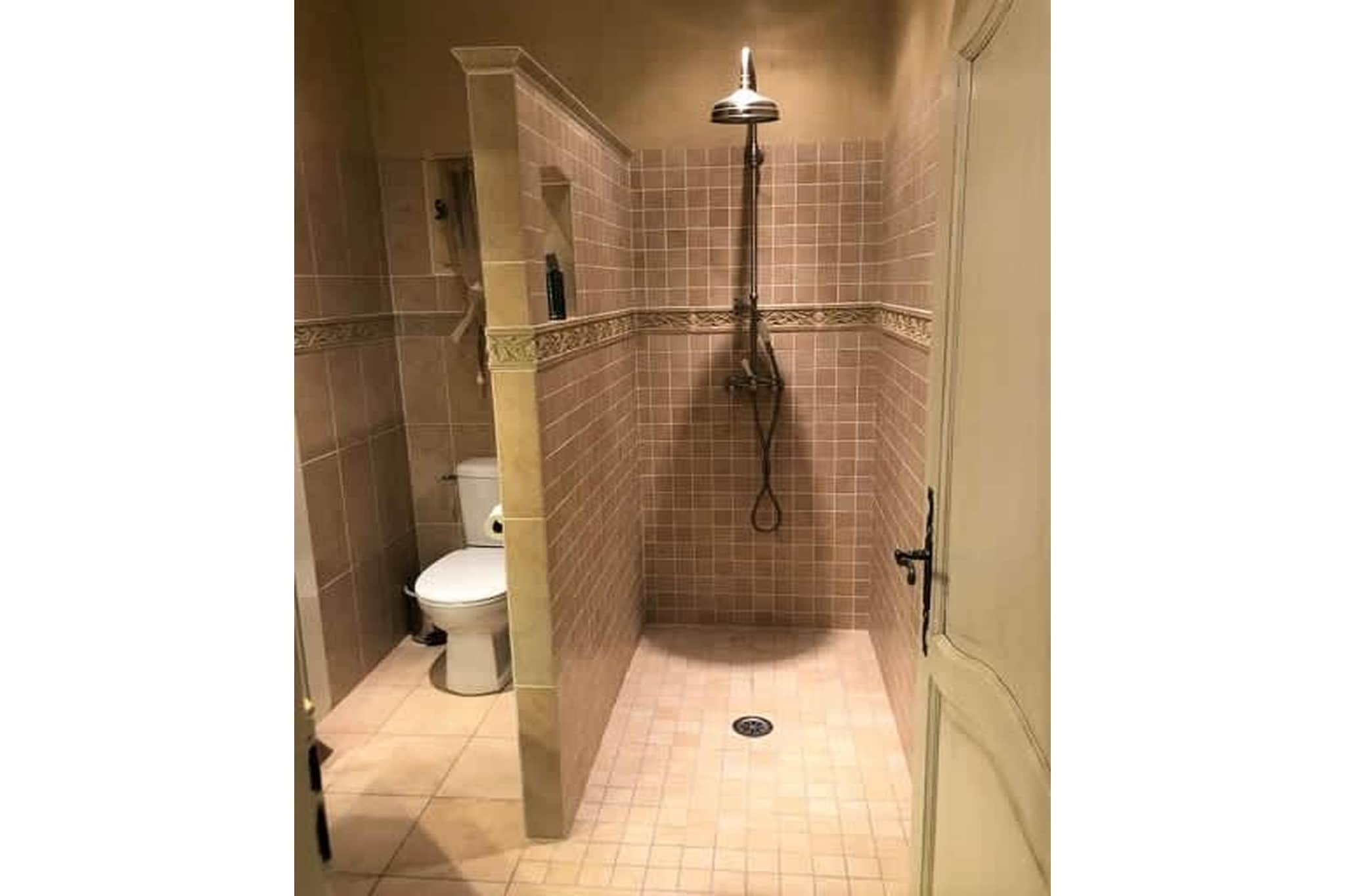 La Maison de Robion-Badkamer