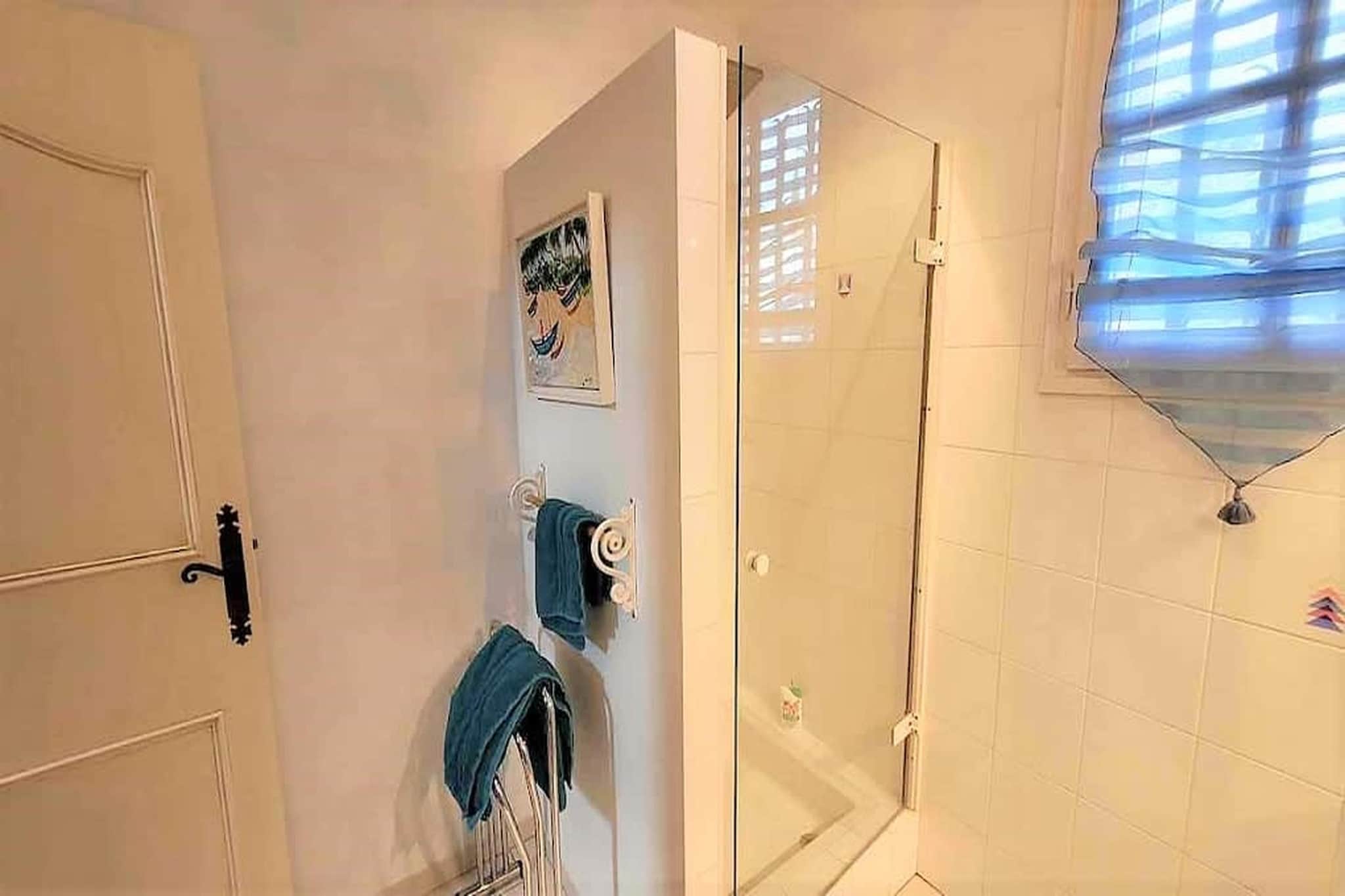 La Maison de Robion-Badkamer