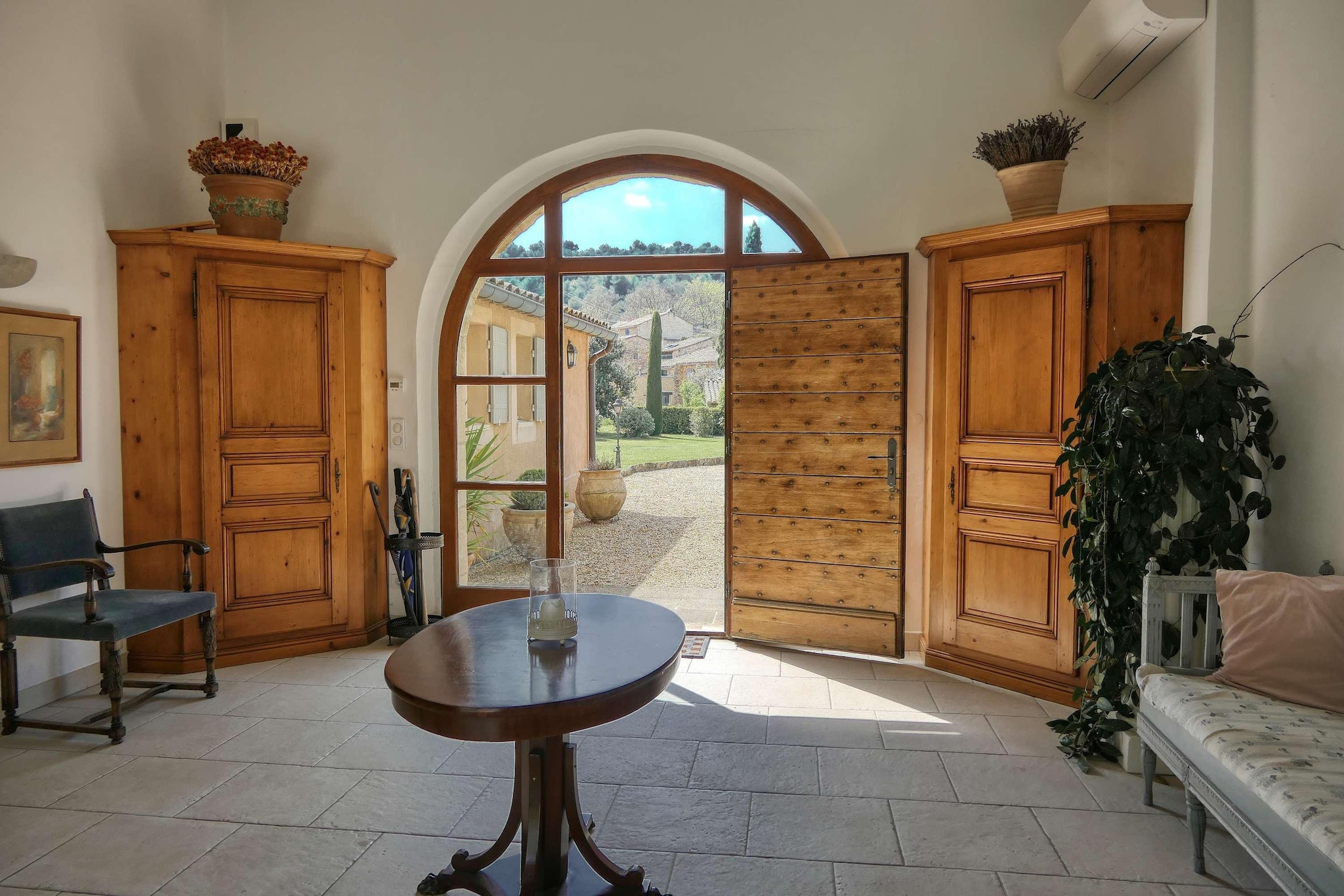 Villa Maquis – Charme provençal & vue d’exception-Hal-ontvangst