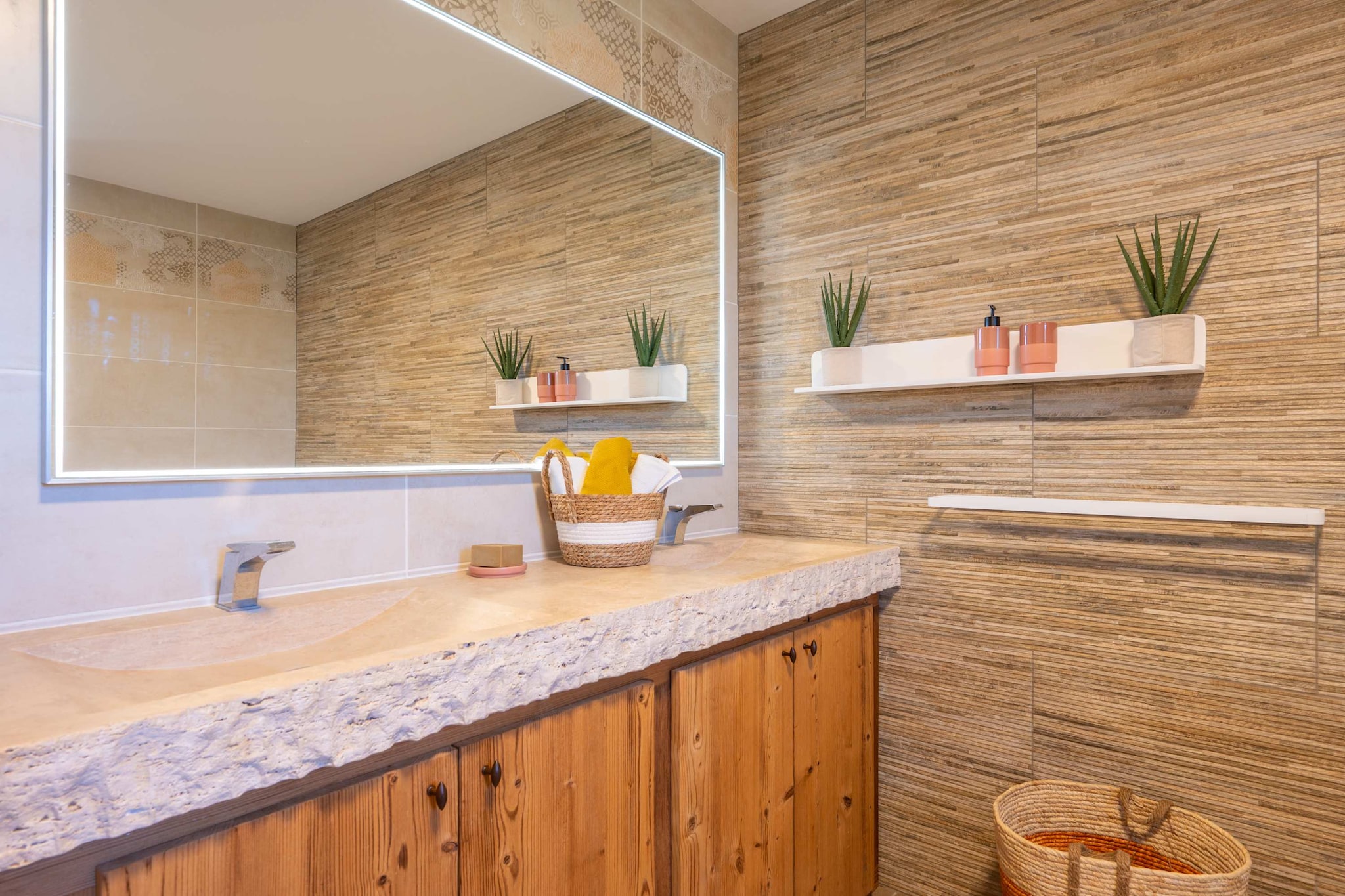 Mas du Mûrier-Badkamer