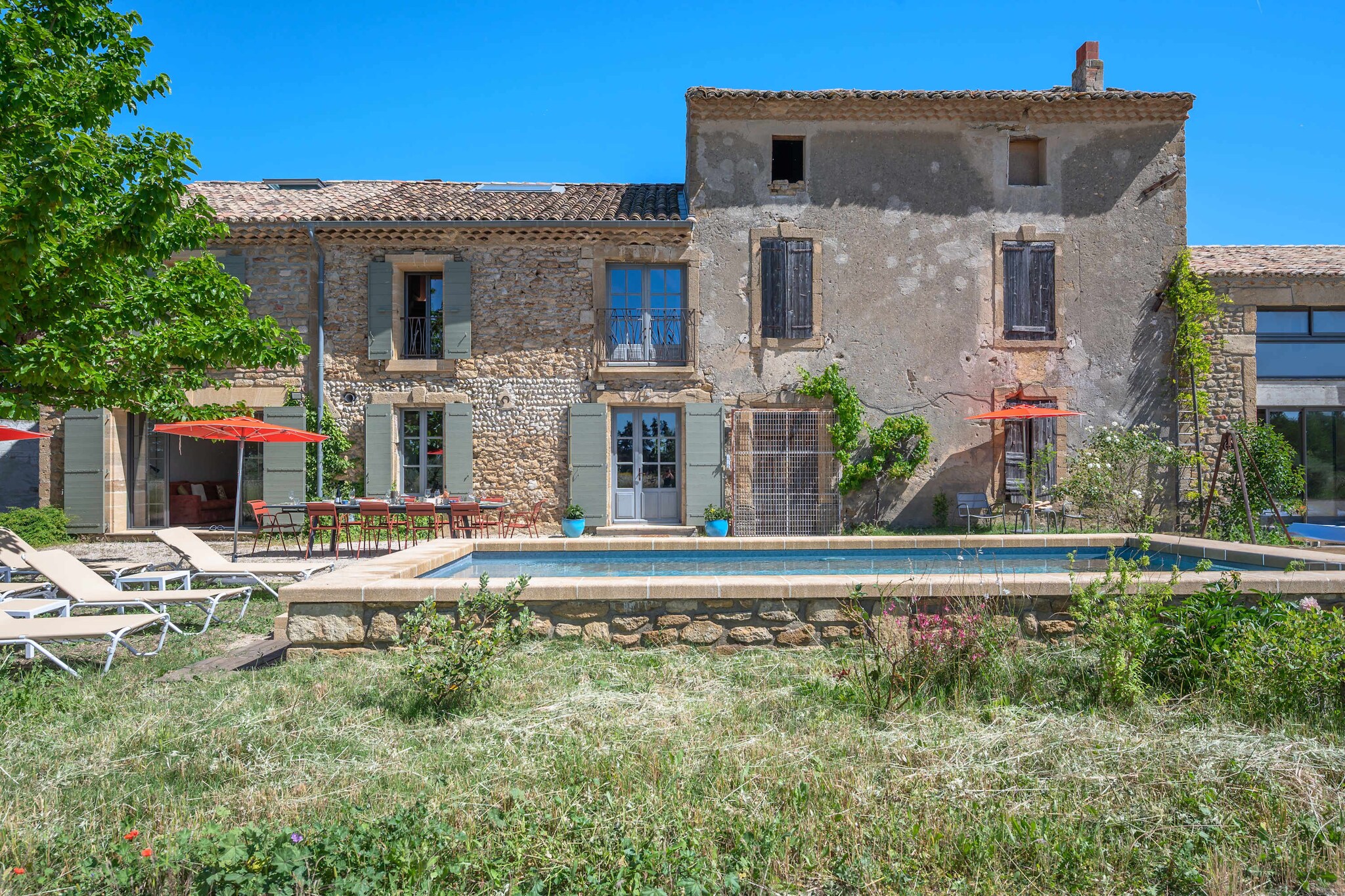 Mas du Mûrier-Buitenkant zomer