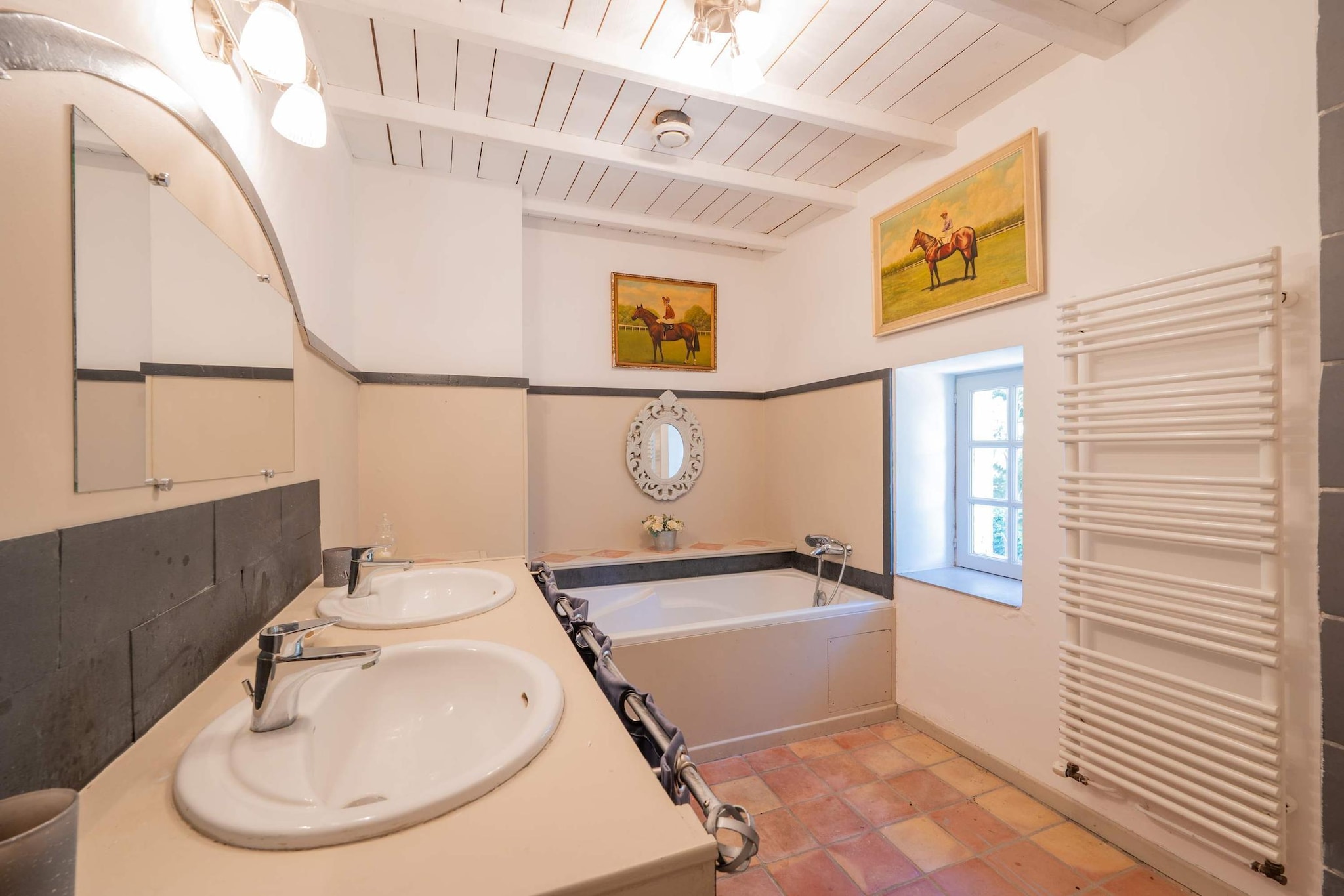 Grand Mas climatisé Arles-Badezimmer