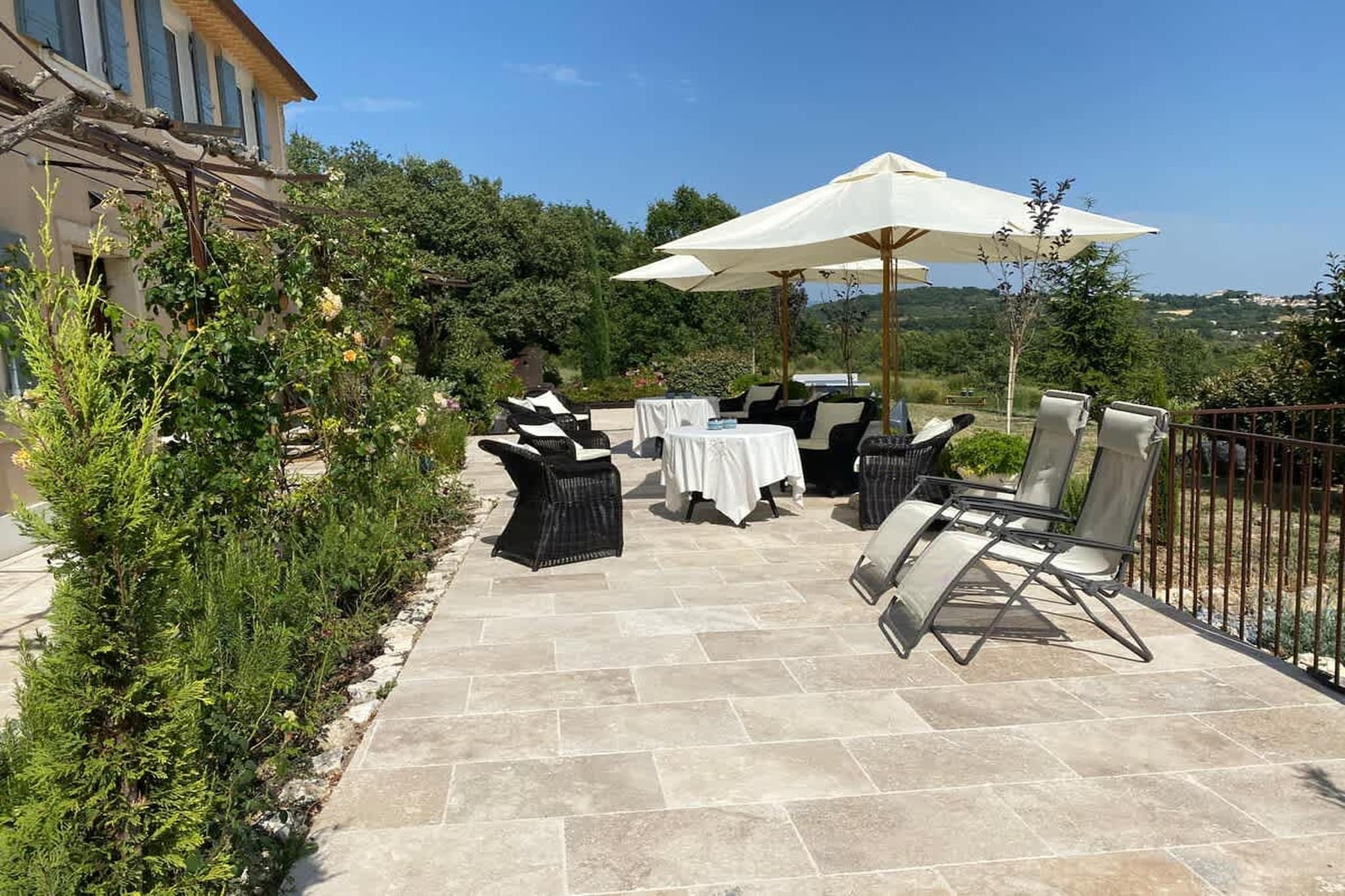 Villa provencale à Murs coeur du Luberon-Terrasbalkon