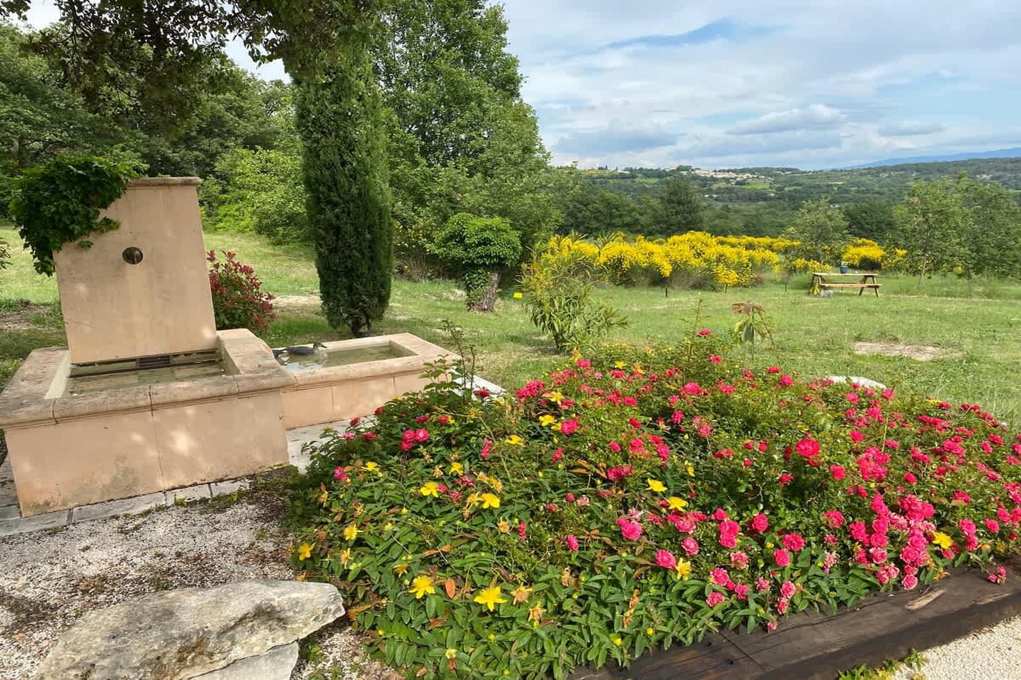 Villa provencale à Murs coeur du Luberon-Tuinen zomer