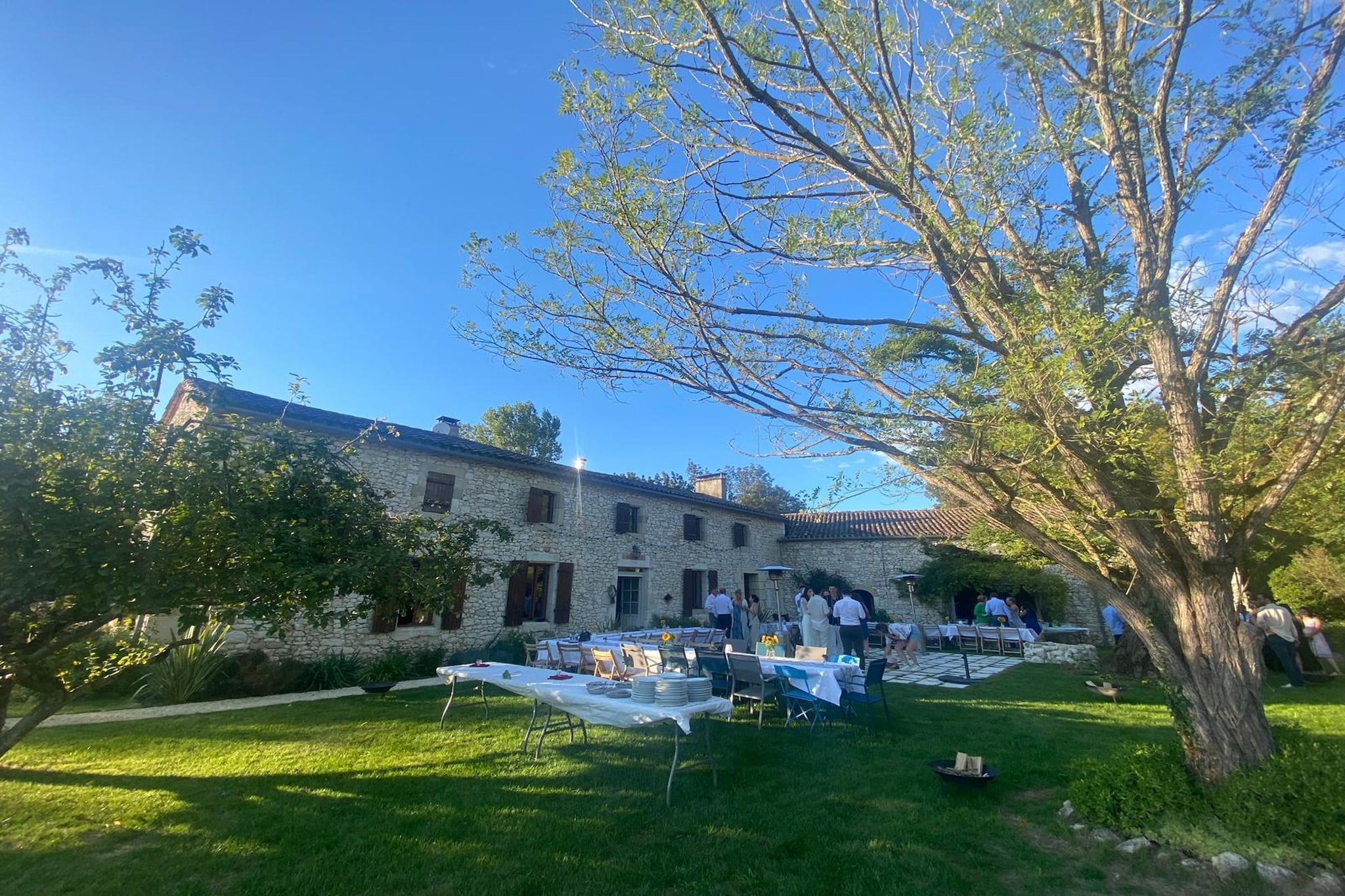 Villa Pardaillan-Außenbereich Sommer