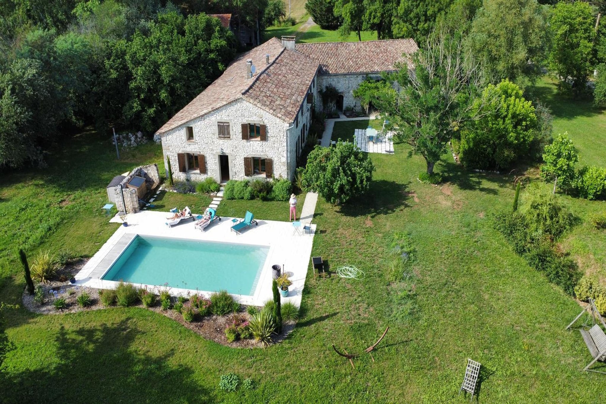 Villa Pardaillan-Außenbereich Sommer