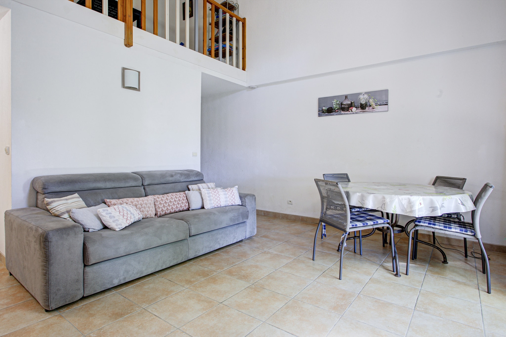Family Villa Near Lac de Jouarres