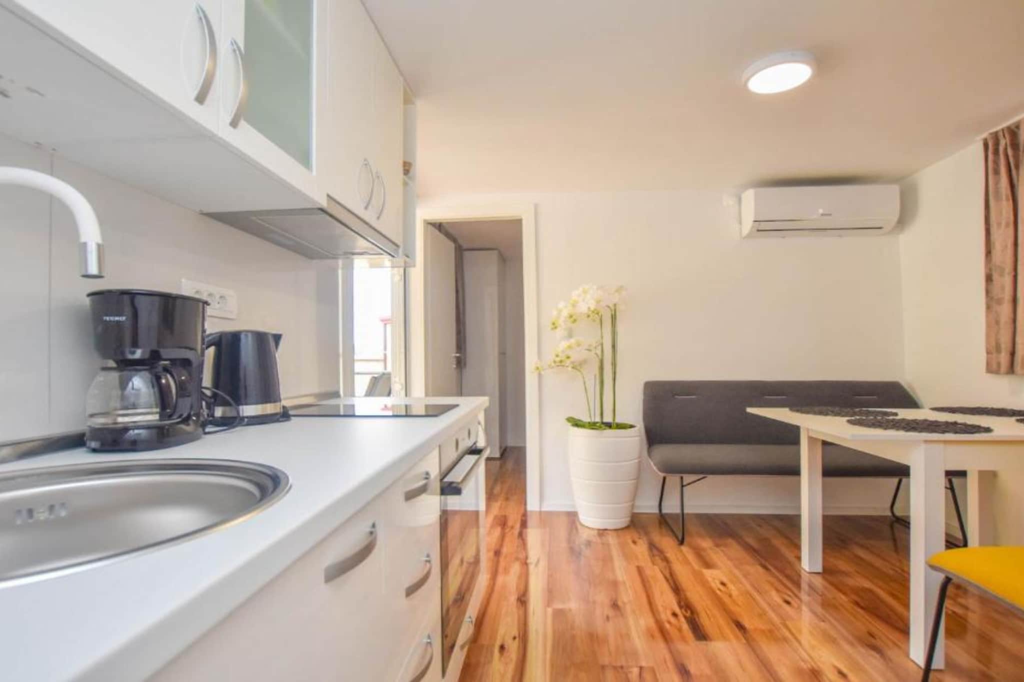 Camping Mobile Homes Bella Vita Biograd na Moru offers simple, comfortable, and affordable self-catering accommodation near the sea—great for relaxed, independent holidaymakers. A historic coastal town in northern Dalmatia with ~5,600 inhabitants, known as the "white town by the sea." It features pebble beaches, a marina, and proximity to Zadar and national parks.
Note:
Private parking is available, and a reservation is not required.
Wi-Fi is available throughout the property.
Pets are allowed only with notice.
A baby cot is available on request.
This two-bedroom can accommodate up to four guests. It features cable TV and is combined with a seating area, a sofa, and a kitchen. The private bathroom is equipped with a shower and toilet.
Thanks to its excellent location, everything you'll need for your vacation is just a short walk from the property. Grocery stores, cafes, restaurants—everything is within a 200 m radius. The beach is 5 m away from the property.
The airport is 15 km away from the property.