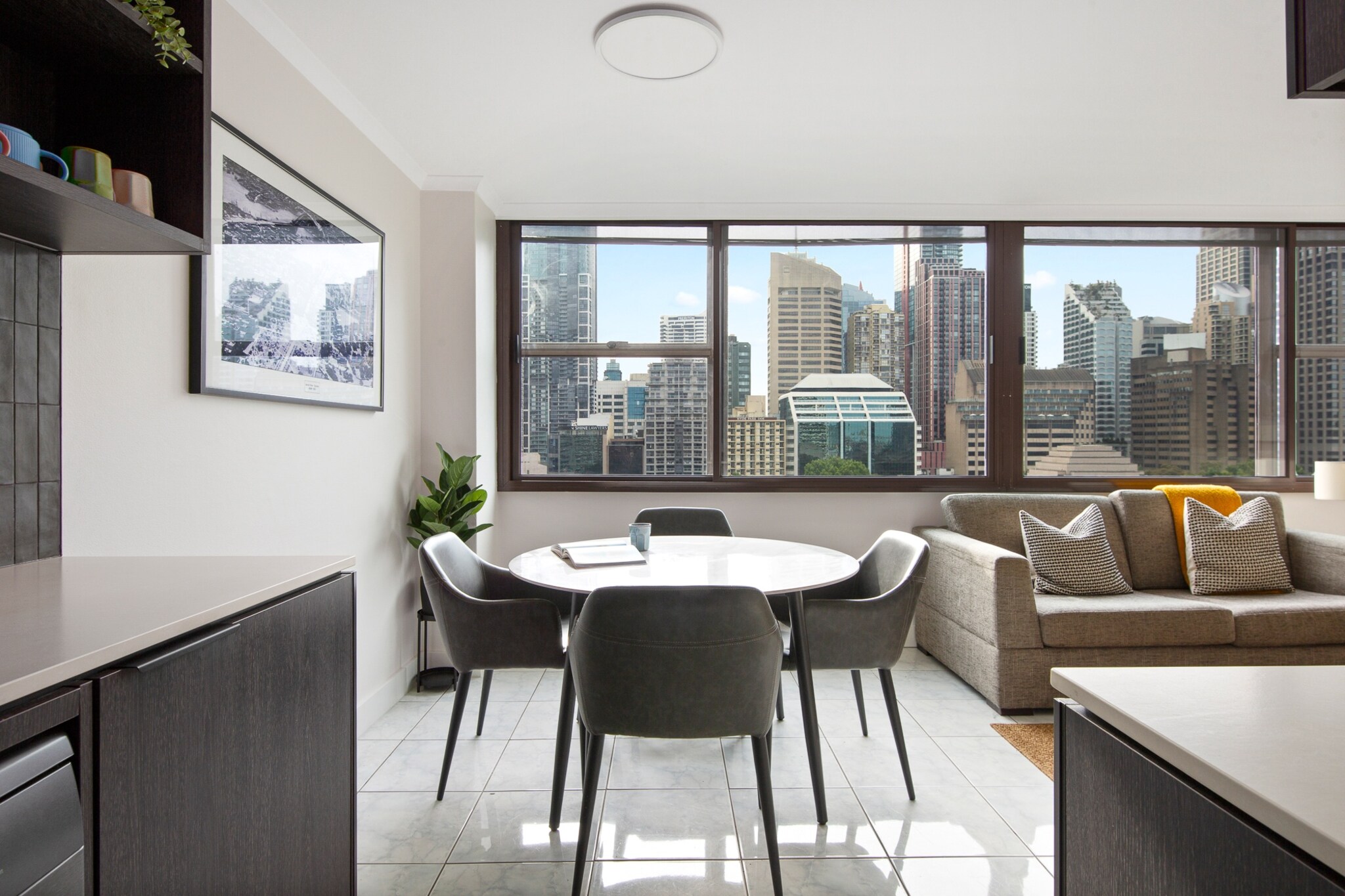 City Escape with Spa Access in Darlinghurst