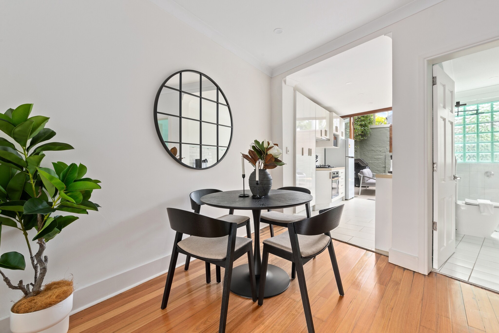 Charming 2-Bed Terrace in the Heart of Surry Hills