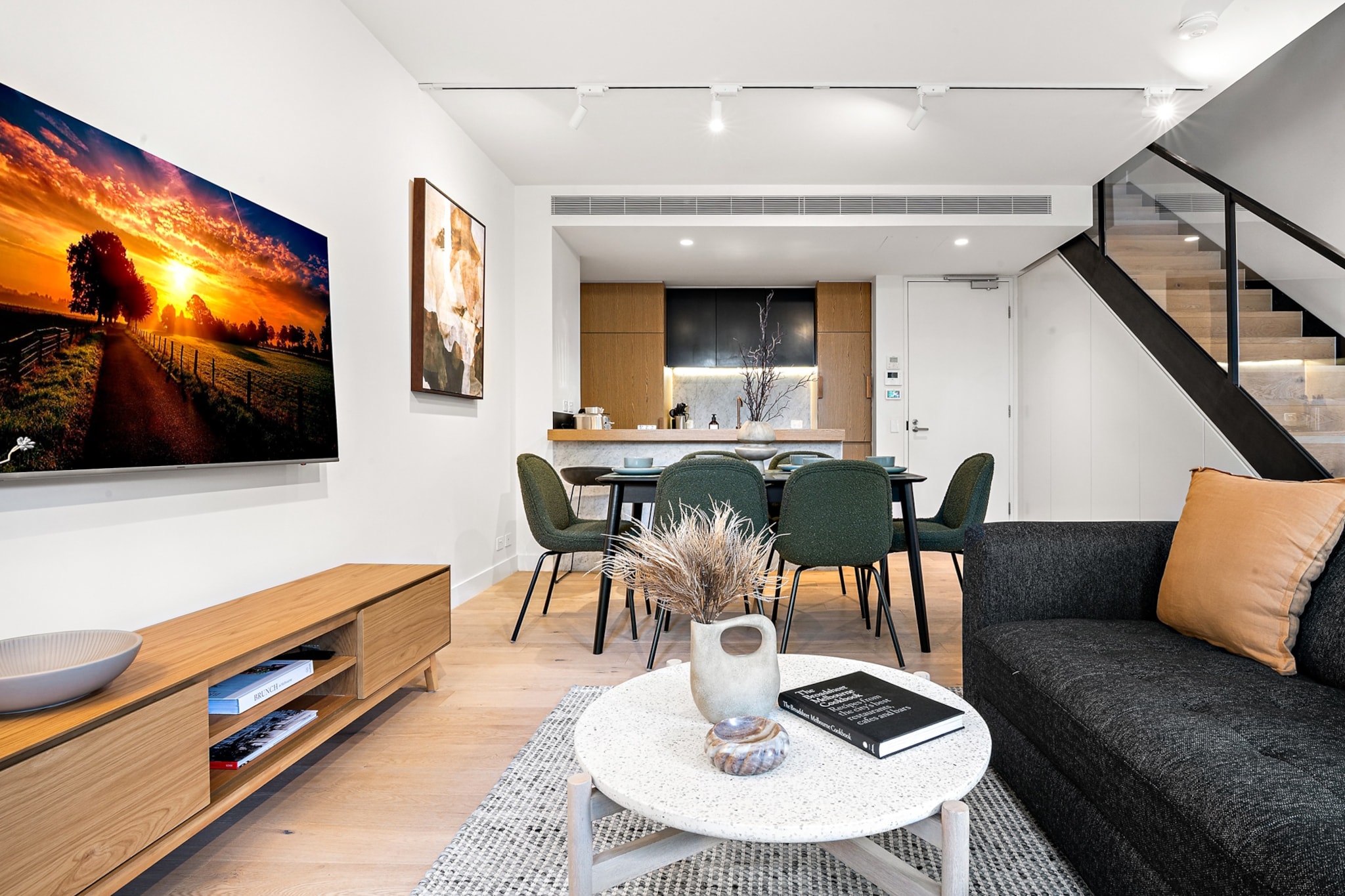 Stylish 3-Bed Townhouse in Vibrant Fitzroy