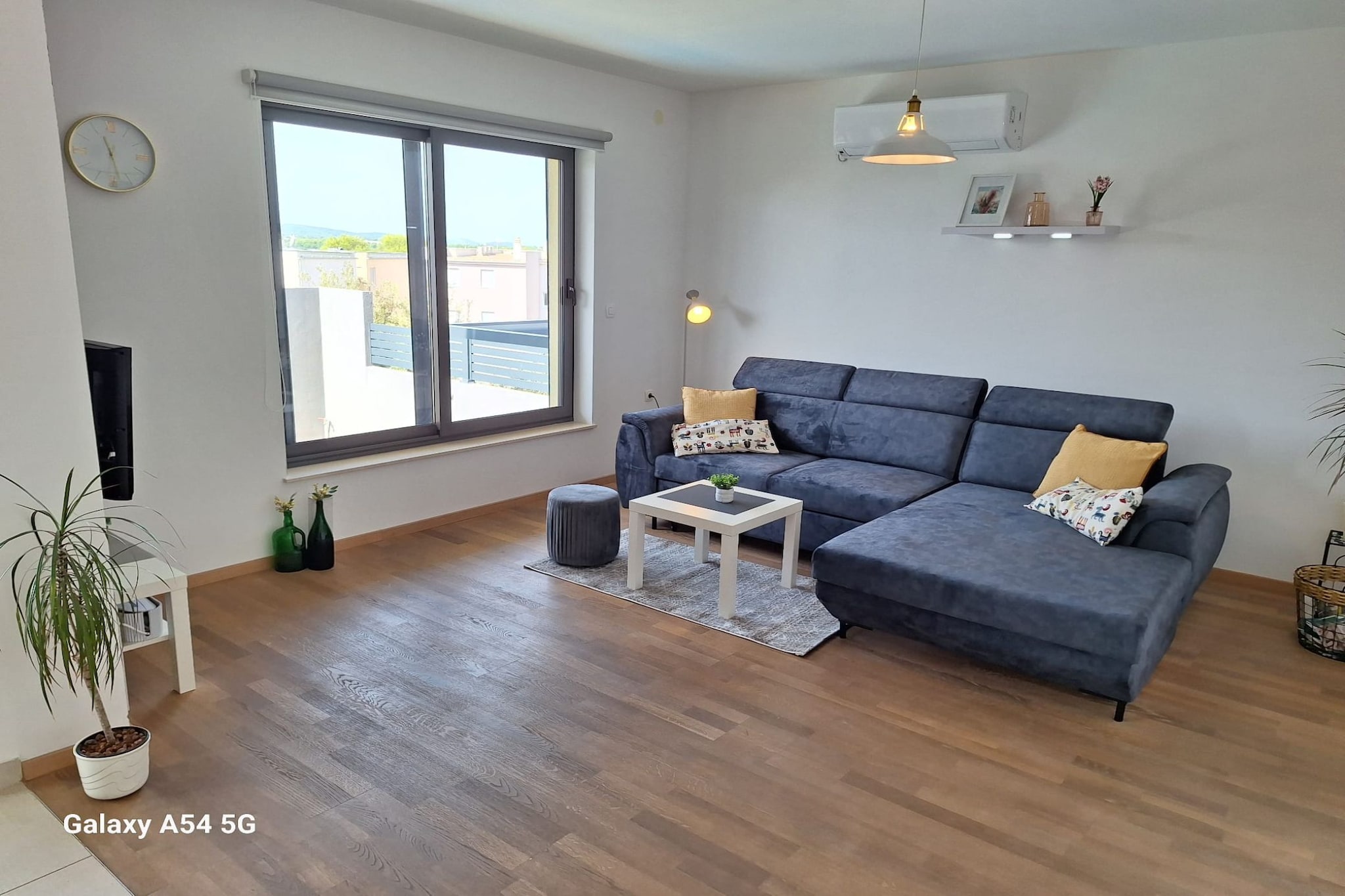 Two Bedroom Apartment with Balcony and Sea View (Roza) (A1)
