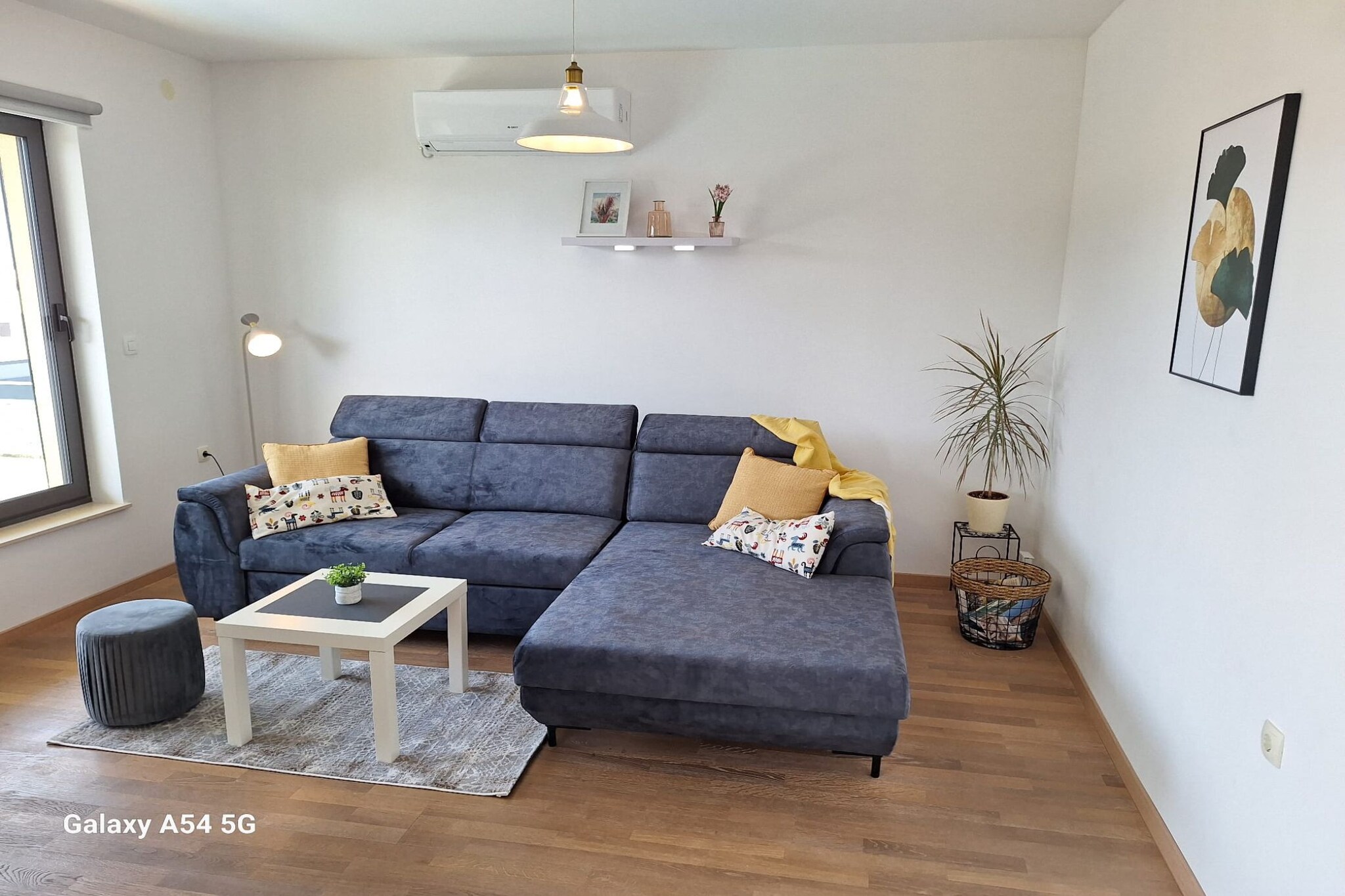 Apartment Cvita & Roza, Šibenik, Šibenik-Knin County, Croatia, offers a cozy and stylish stay in the heart of Šibenik, close to historic landmarks, beaches, and vibrant local life. Ideal for couples or solo travelers, the apartment provides modern amenities, a comfortable setting, and easy access to the city's attractions, including St. James Cathedral, Banj Beach, and the scenic waterfront promenade. A perfect base for exploring Šibenik and the nearby Krka National Park.
Note:
Private parking is available, and a reservation is not required.
Wi-Fi is available throughout the property.
Pets are not allowed.
Damage deposit is 200€, which will be returned upon checkout.
This two-bedroom can accommodate up to four guests. It features an SAT/flat-screen TV and is combined with a safety deposit box, seating area, sofa, and kitchen. The private bathroom is equipped with a shower and toilet. Free toiletries are available on request.
Thanks to its excellent location, everything you'll need for your vacation is just a short walk away. Grocery stores, cafes, restaurants—everything is within a 150 m radius. The beach is 150 m away from the property.
The airport is 50 km away from the property.