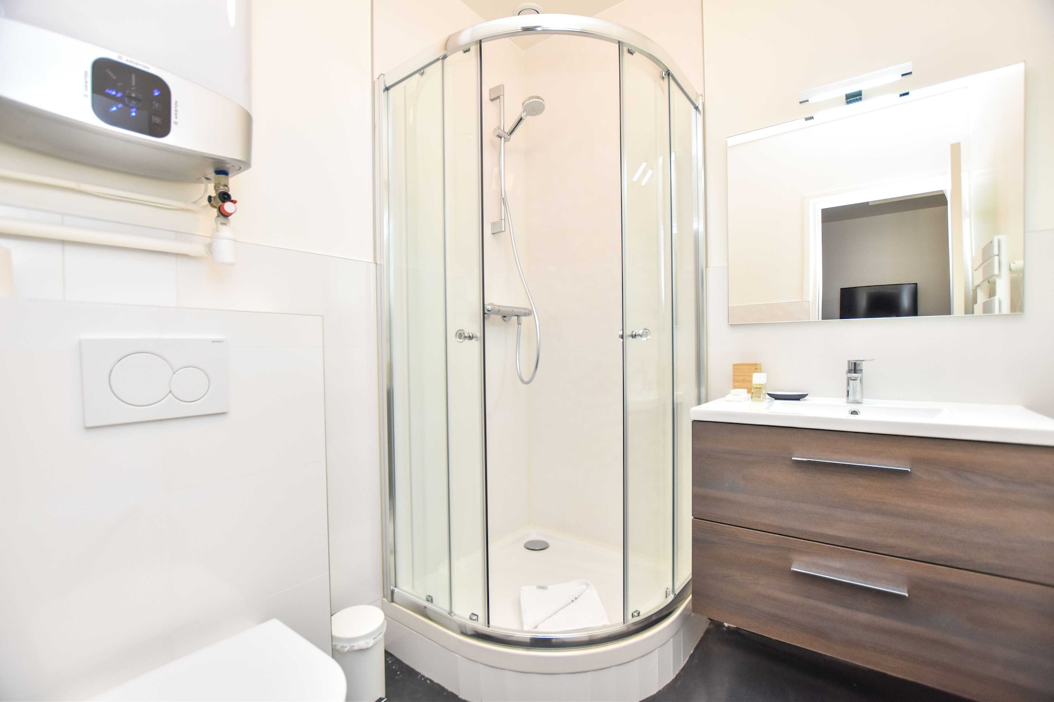 AT-79-REAUMUR-Untagged