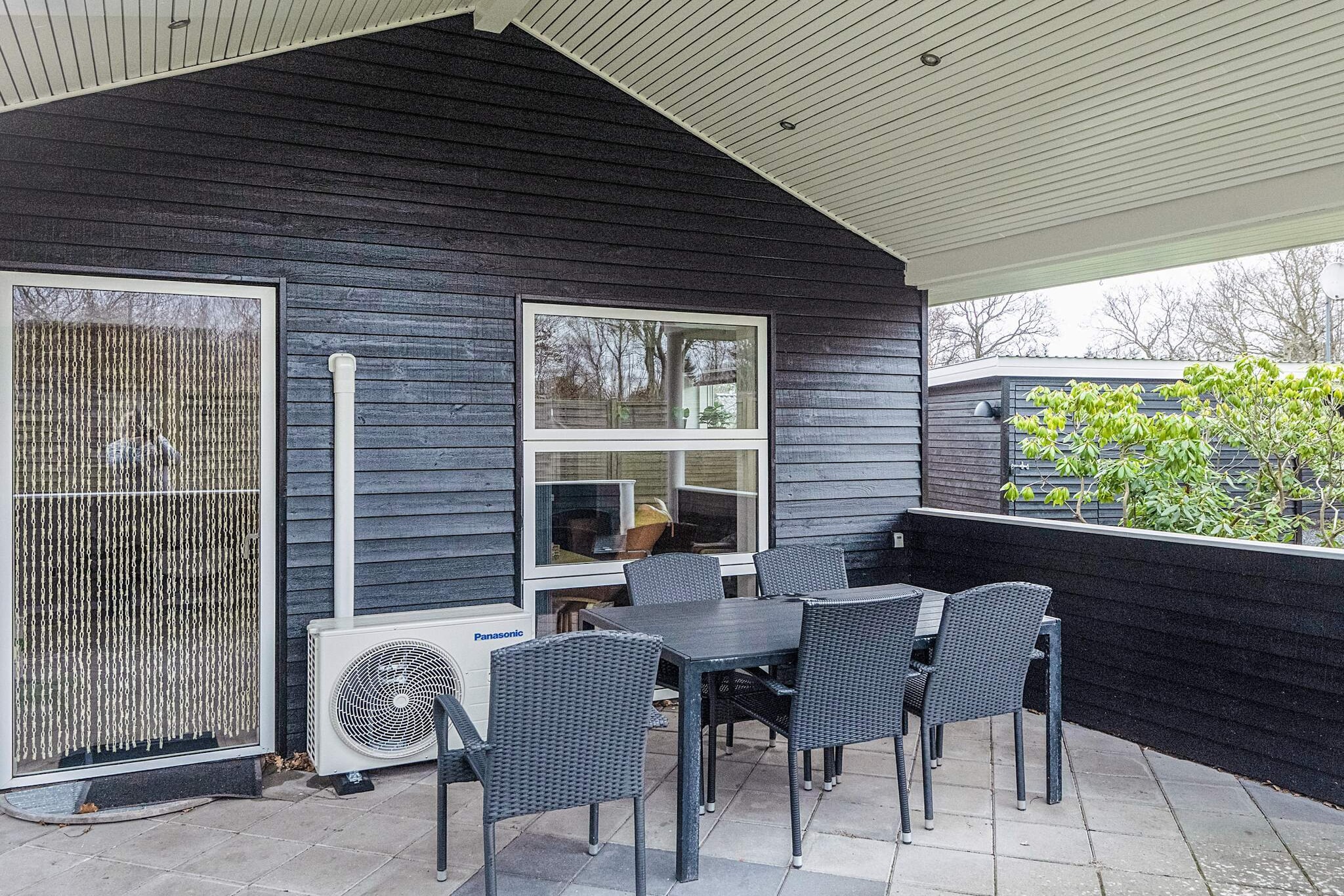 Moderne Villa mit Sauna-Bereich-Aussicht