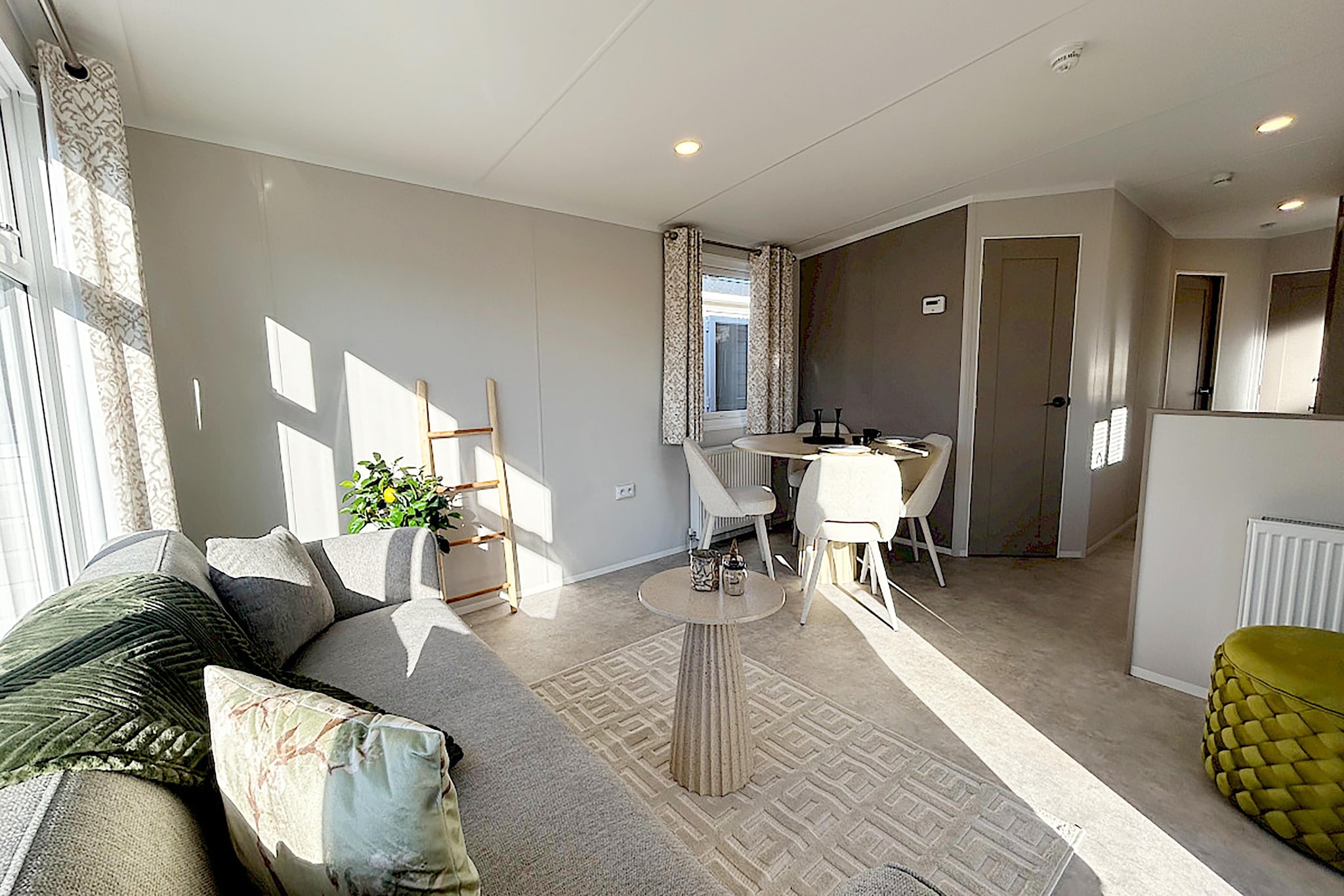 Comfort Chalet 24-Living room