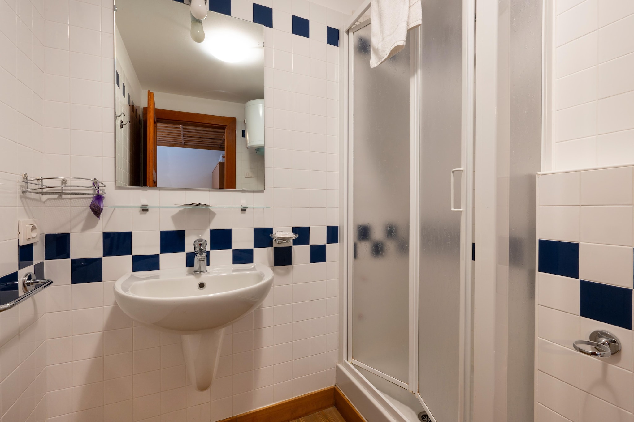 BILO 2 CERESOLE - Badkamer