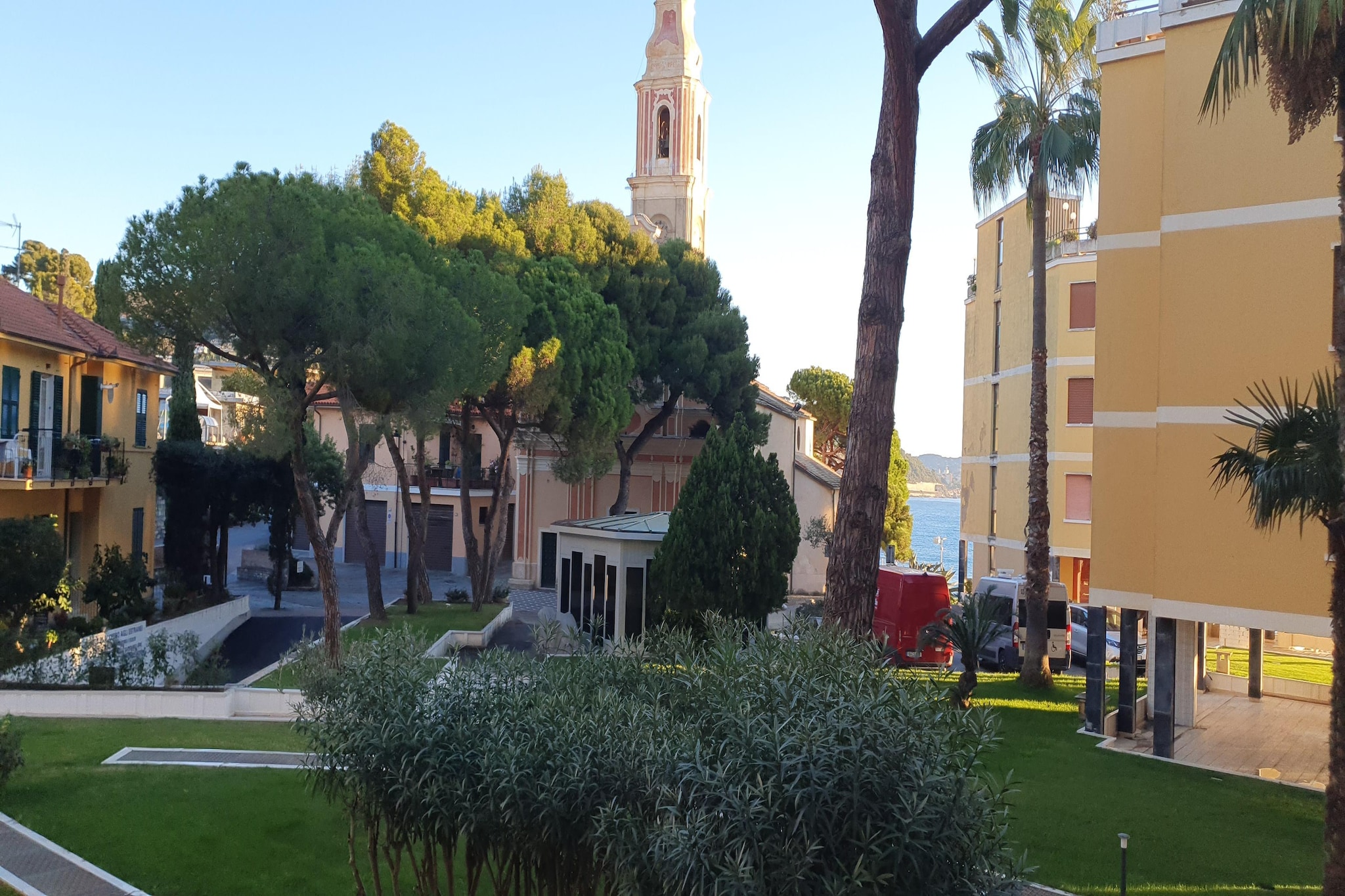 Charmante Villa mit drei Apartments und Meerblick