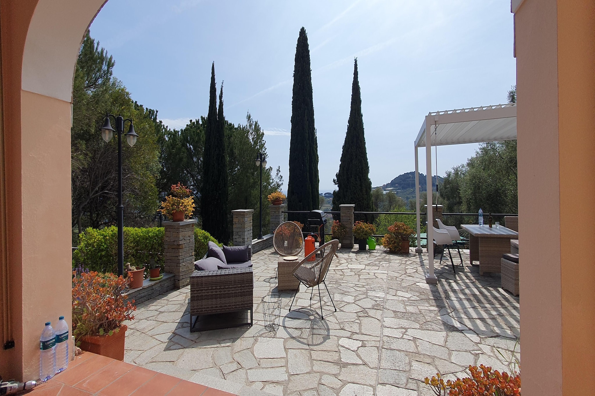 Charmante Villa mit drei Apartments und Meerblick-Terrasse / balcon