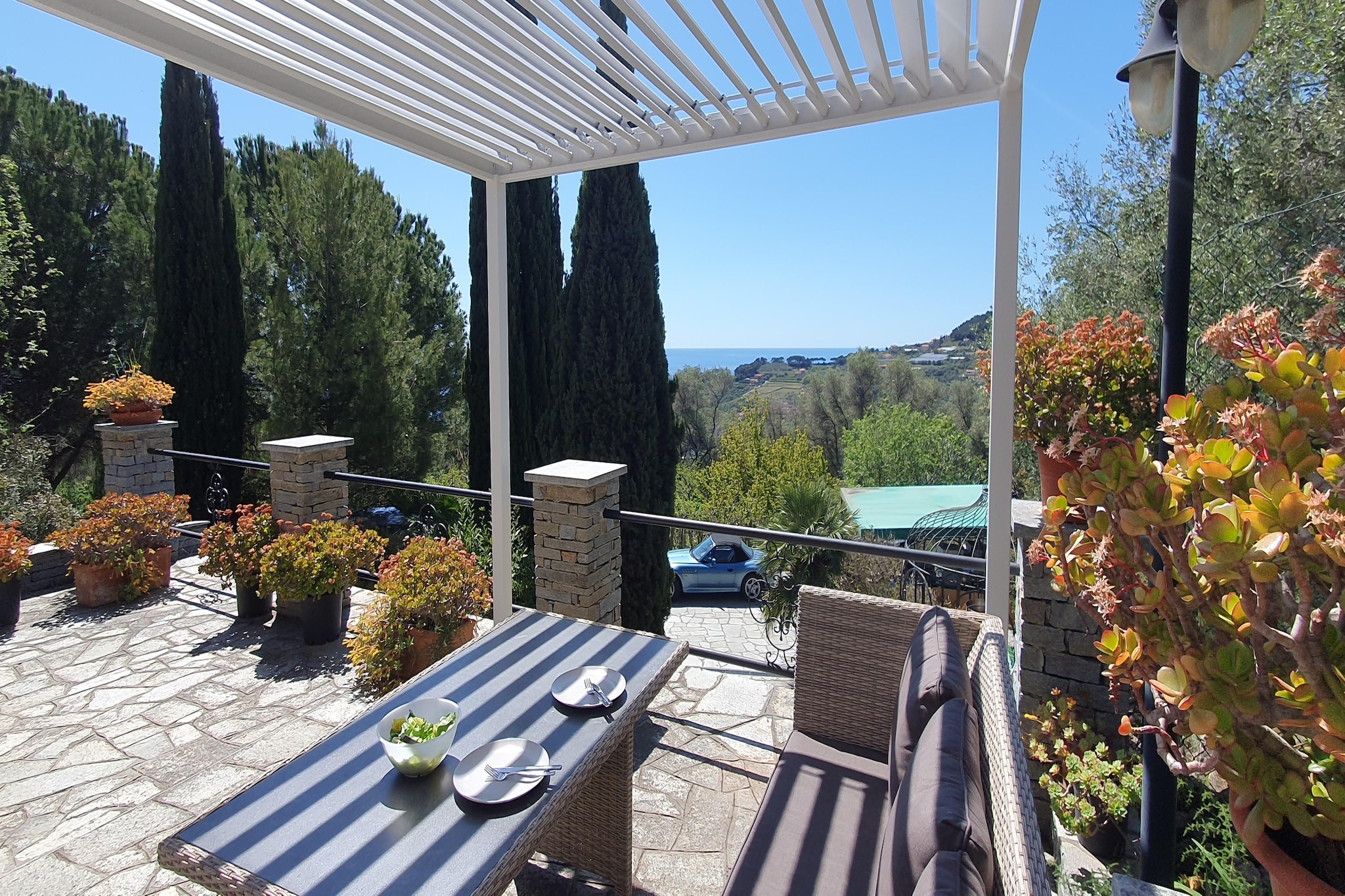 Charmante Villa mit drei Apartments und Meerblick-Terrasse / balcon