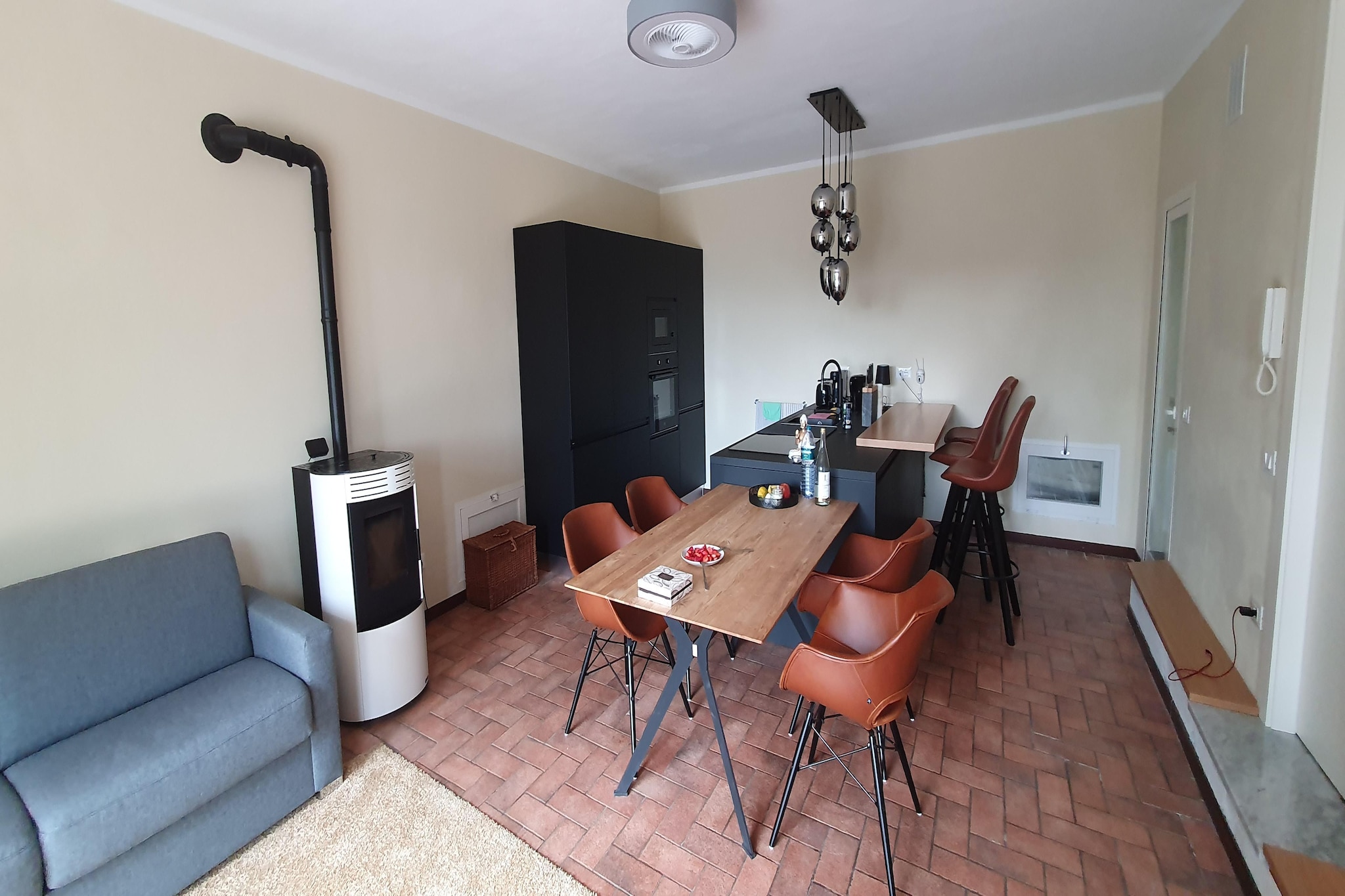 Charmante Villa mit drei Apartments und Meerblick