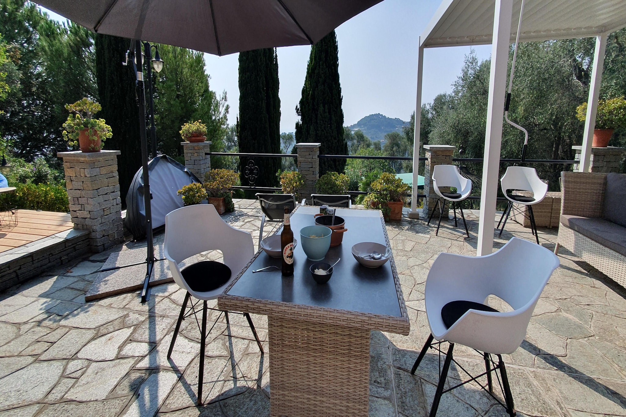 Charmante Villa mit drei Apartments und Meerblick-Terrasse / balcon