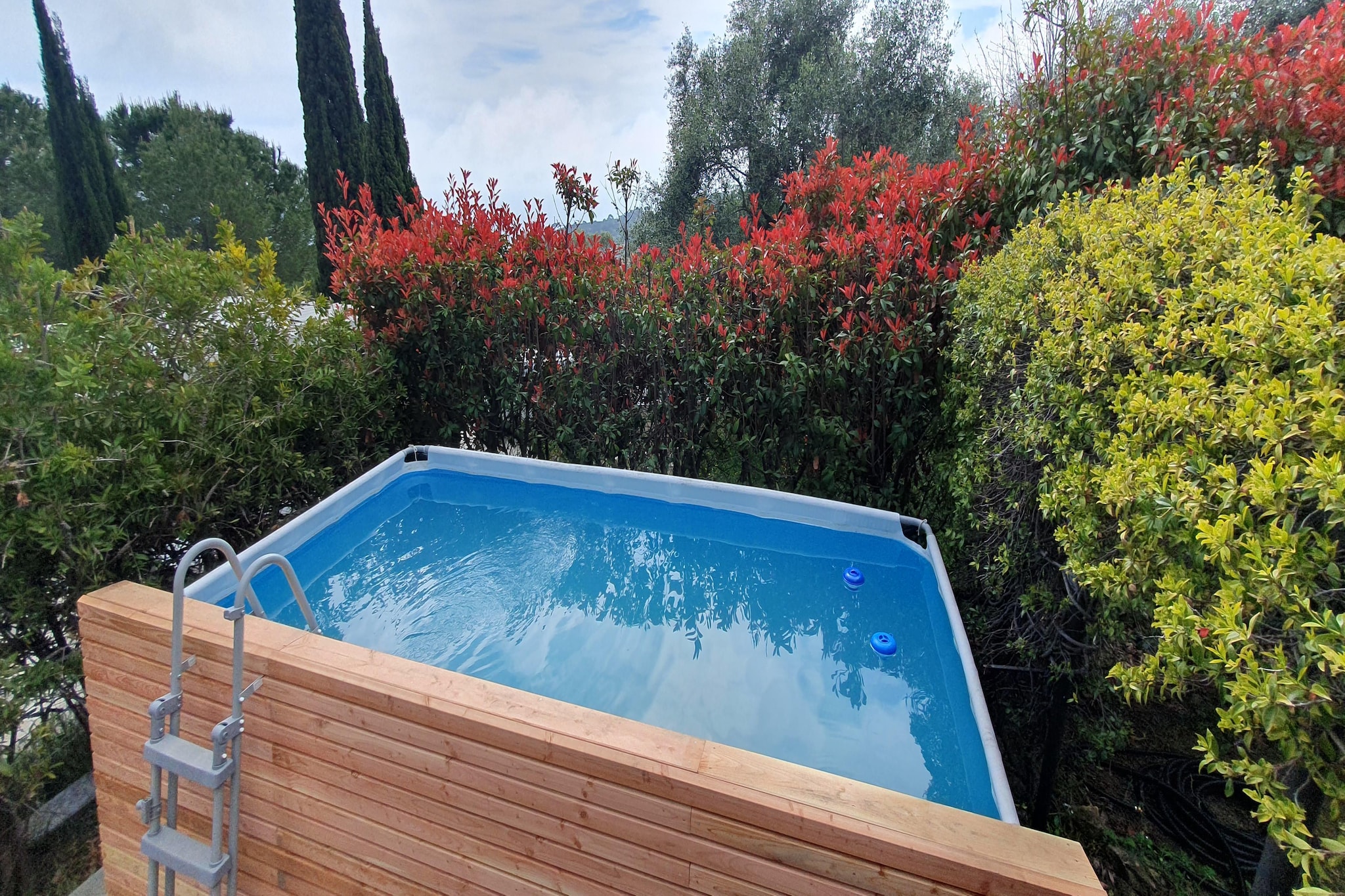 Charmante Villa mit drei Apartments und Meerblick