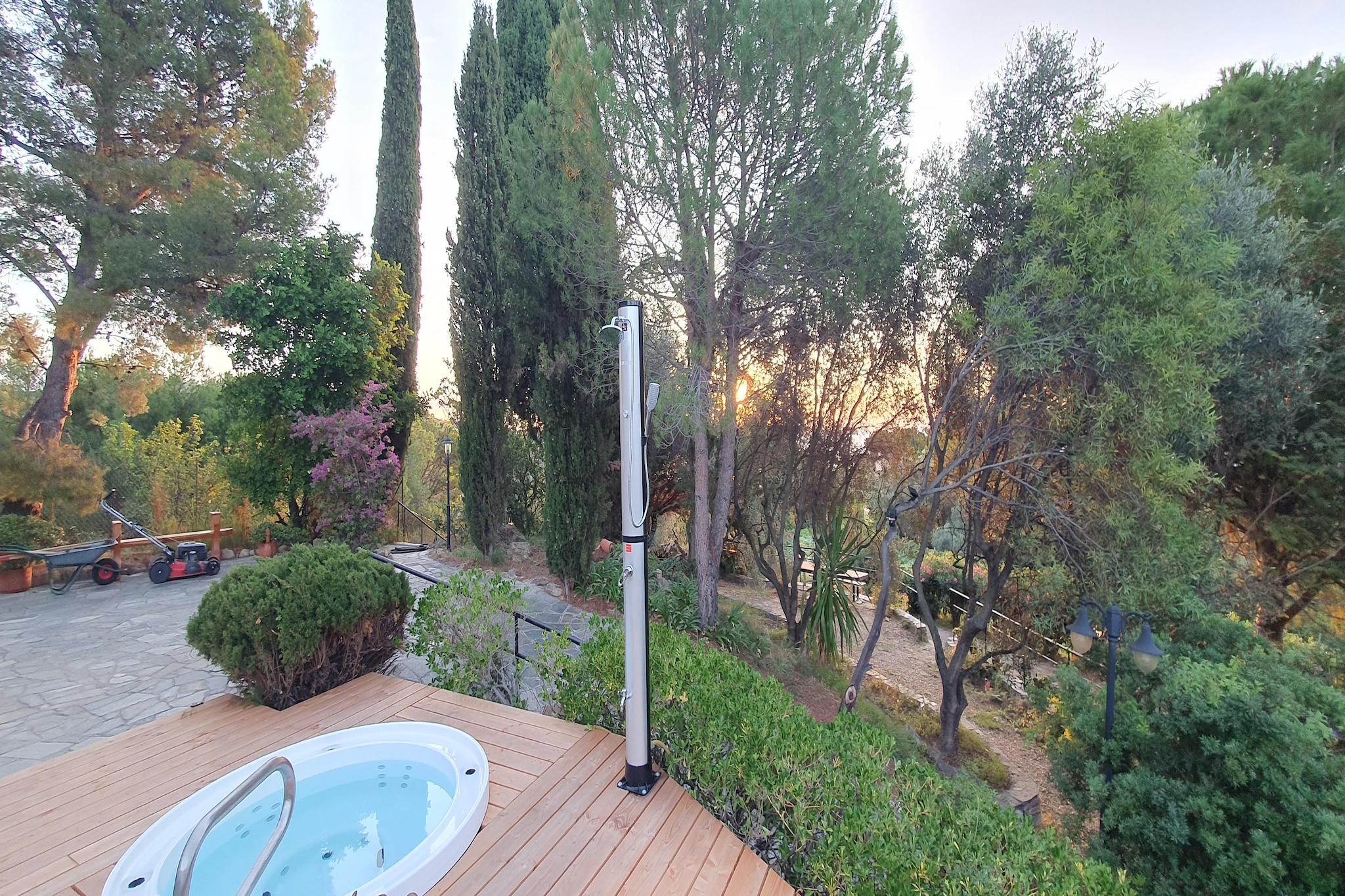 Charmante Villa mit drei Apartments und Meerblick-Bien-être