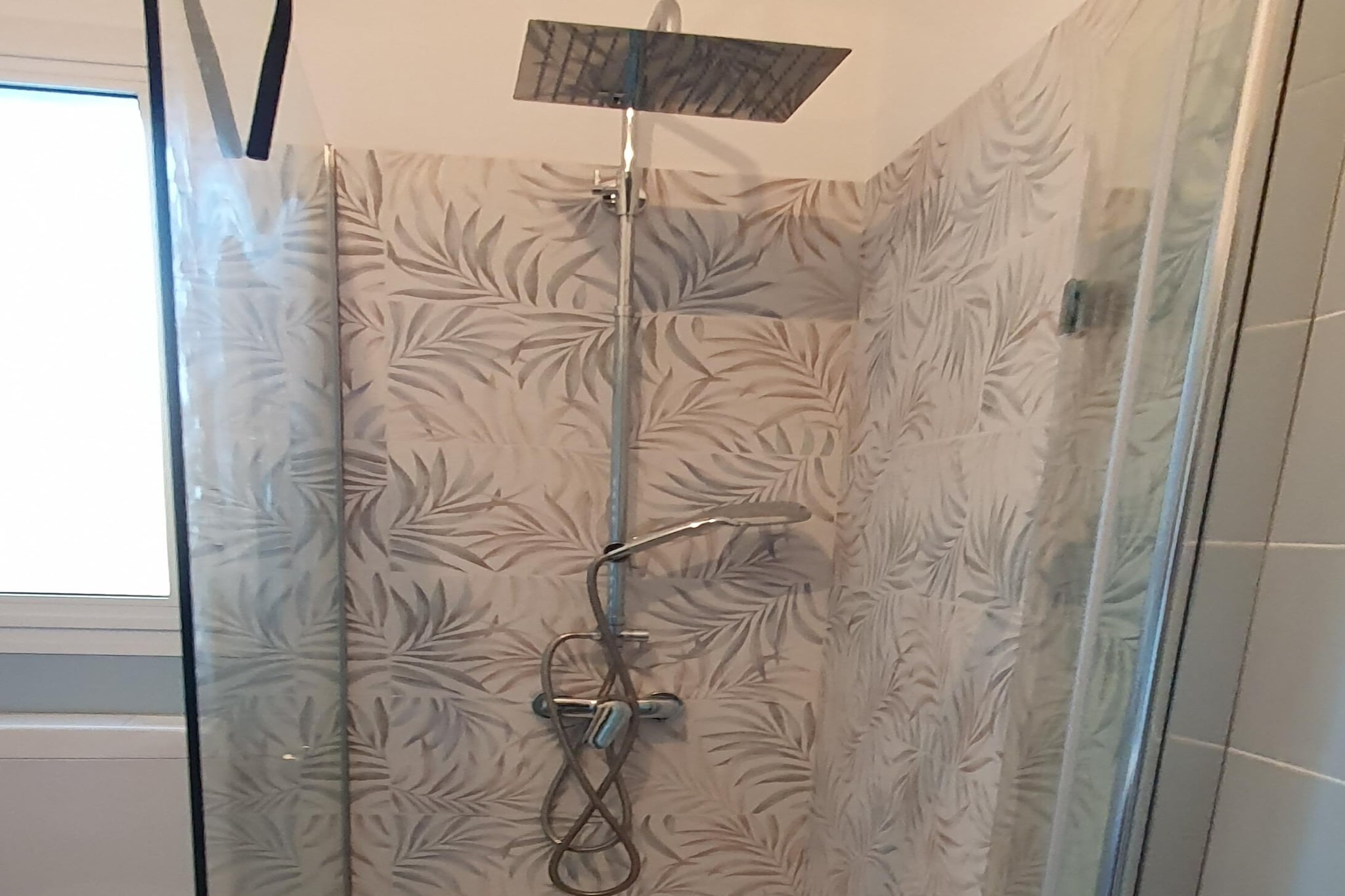 Charmante Villa mit drei Apartments und Meerblick-Salle de bain