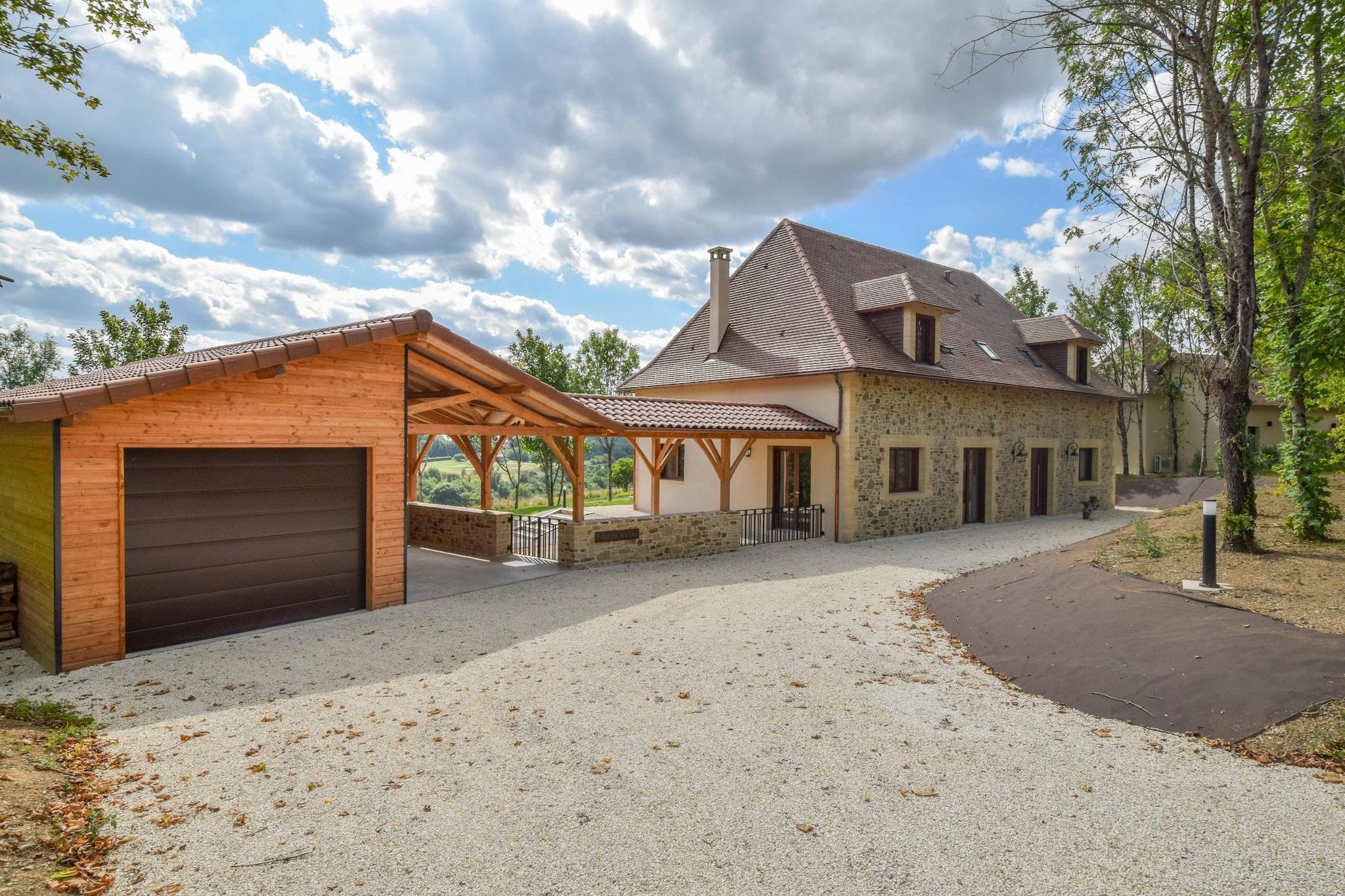 Maison Wallon-Buitenkant zomer