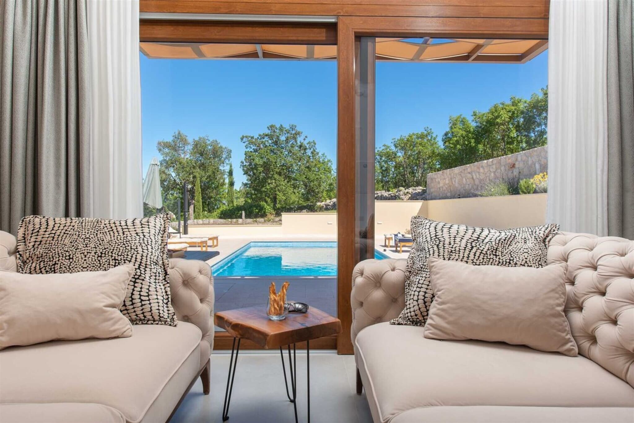 UNIQUE VILLA PIETRA-Wohnzimmer