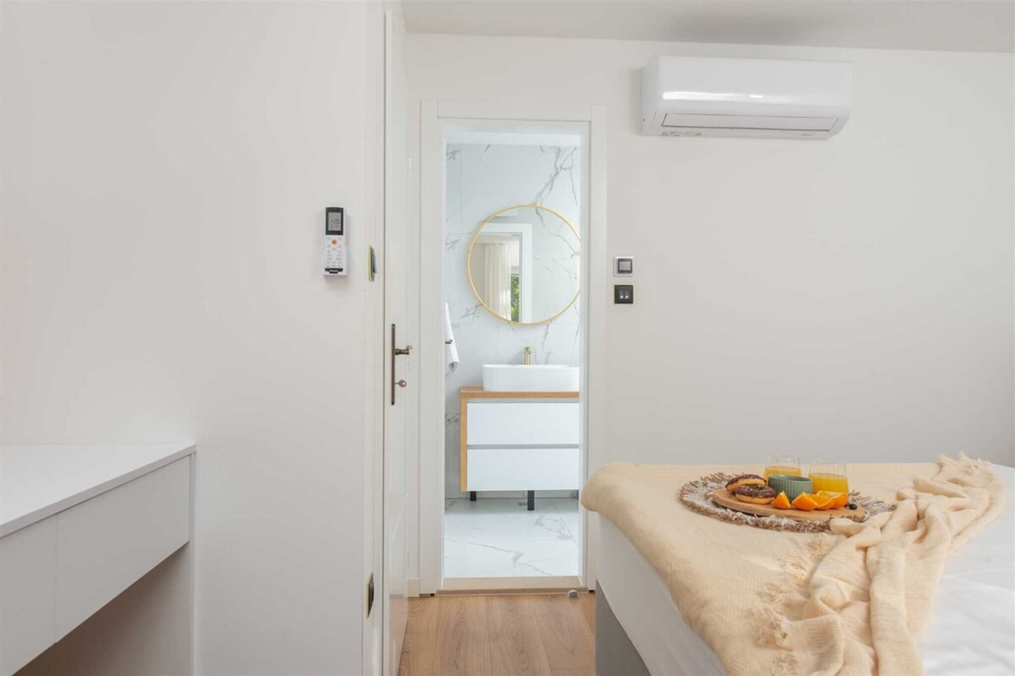 UNIQUE VILLA PIETRA-Schlafzimmer