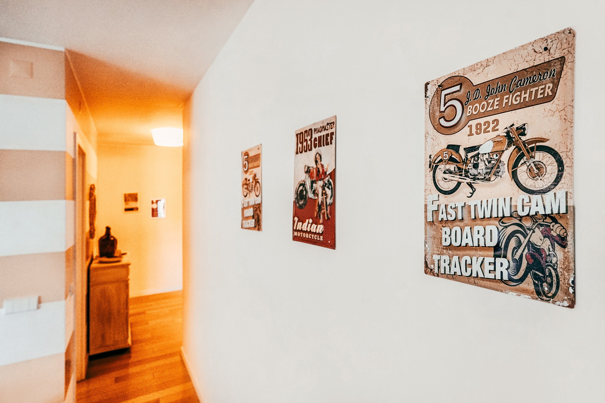 Bridge View with Balcony By Gt House-Overloop