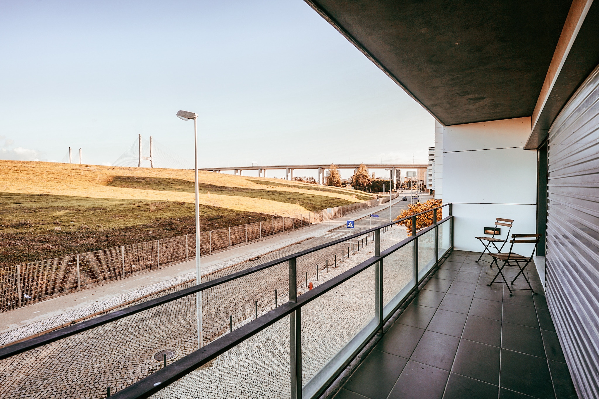 Bridge View with Balcony By Gt House-Terras
