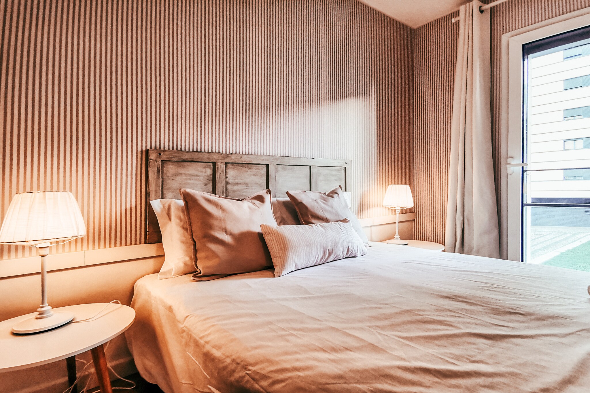 Bridge View with Balcony By Gt House-Slaapkamer