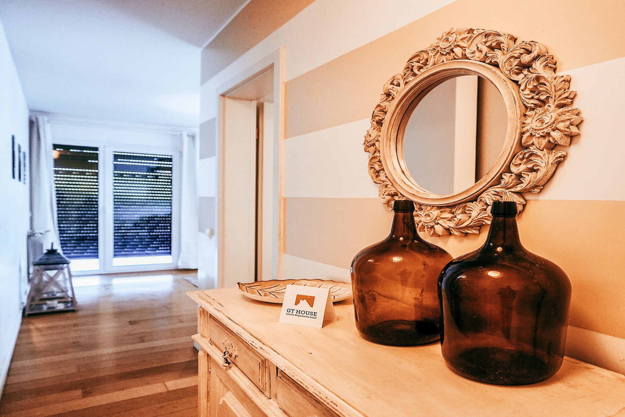 Bridge View with Balcony By Gt House-Overloop