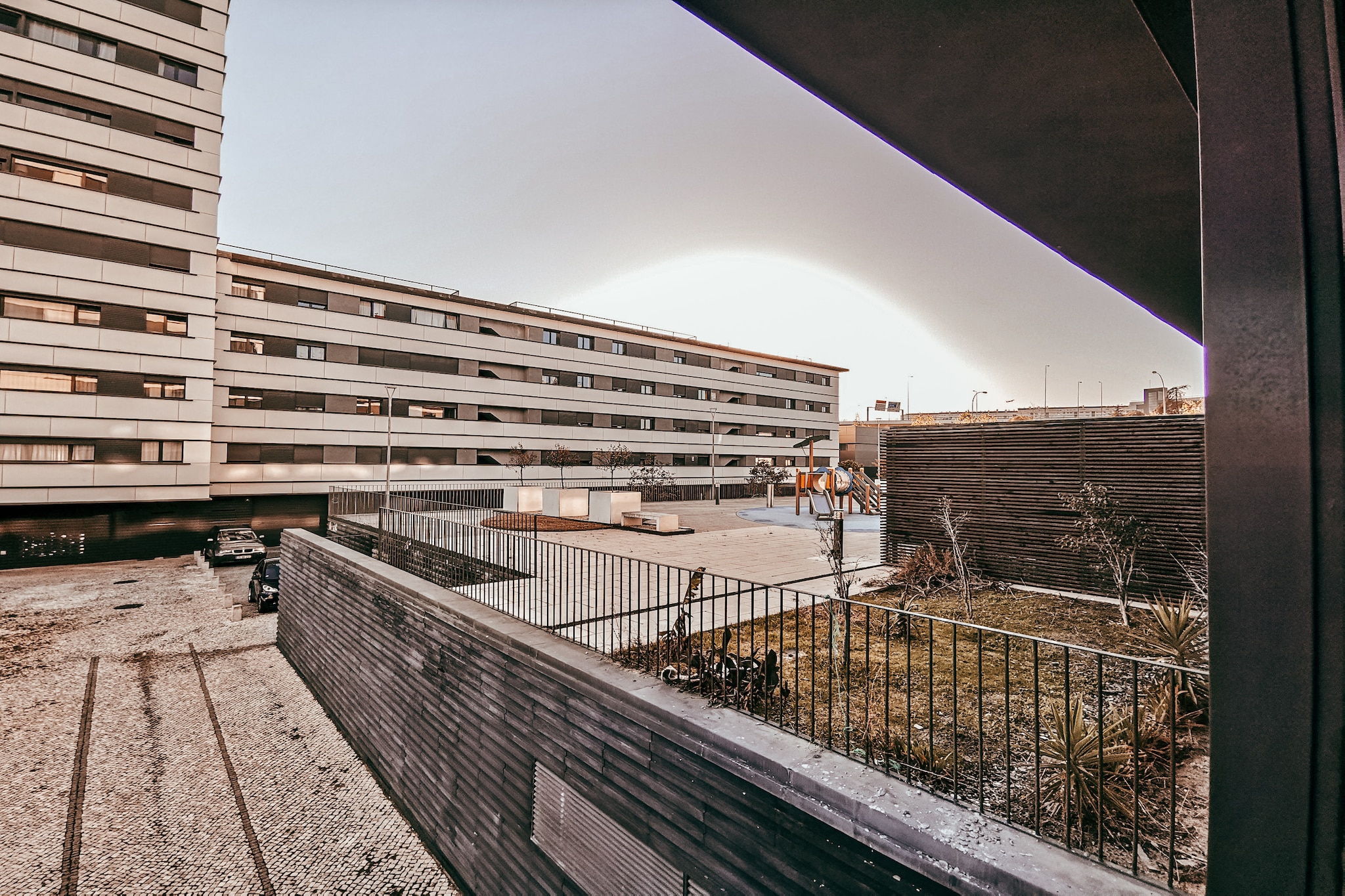 Bridge View with Balcony By Gt House-Buitenlucht