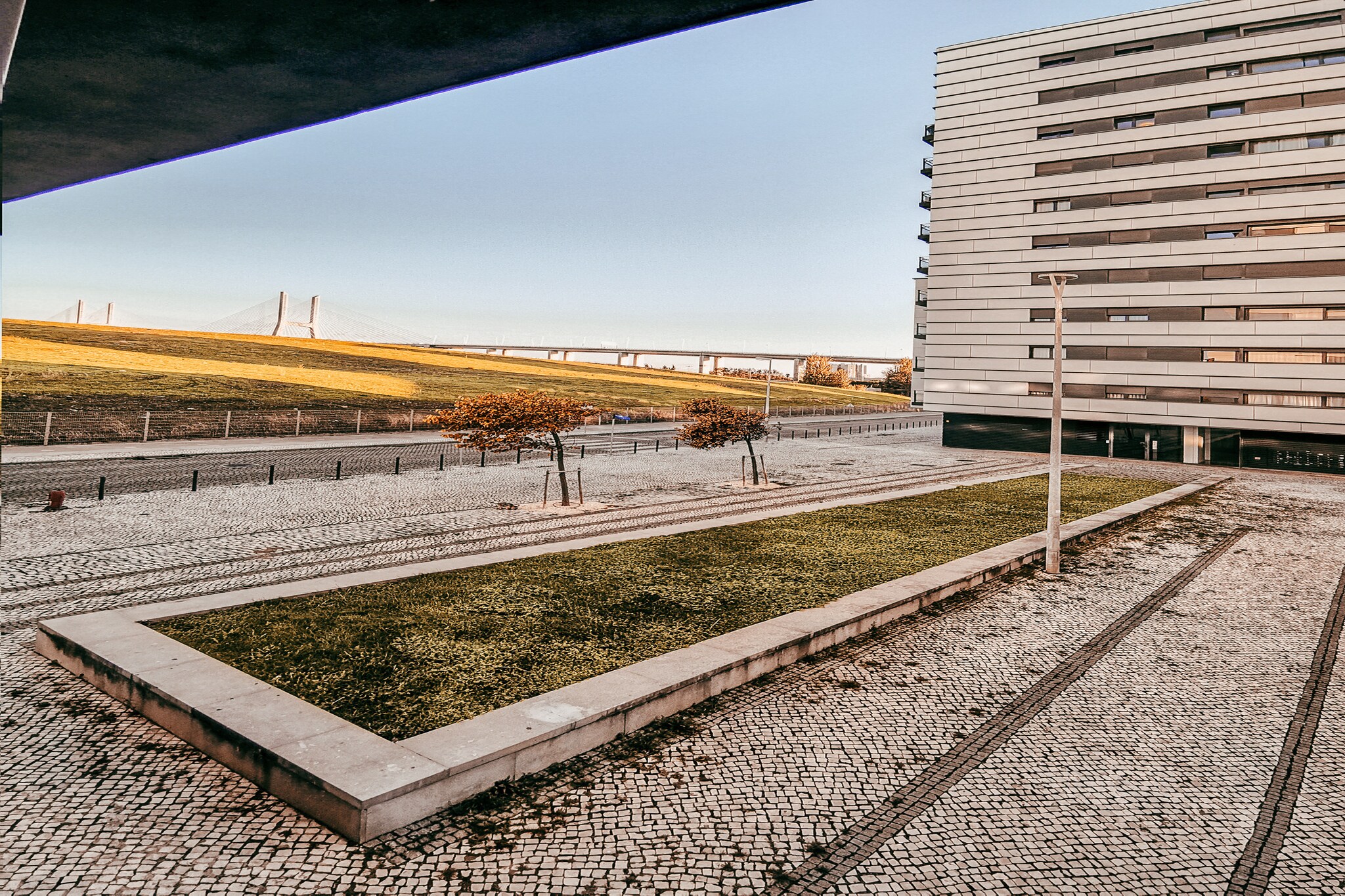 Bridge View with Balcony By Gt House-Buitenlucht