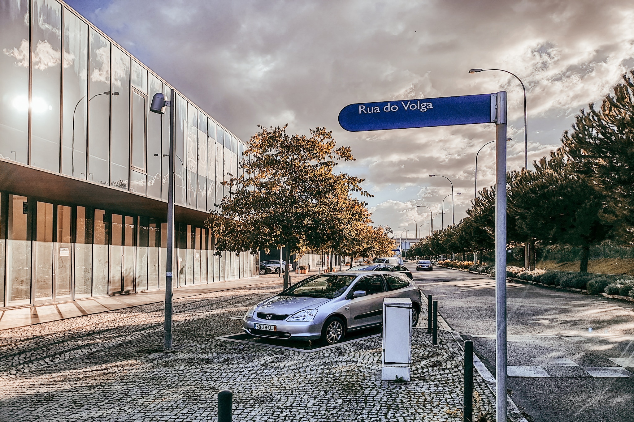 Bridge View with Balcony By Gt House-Buitenlucht