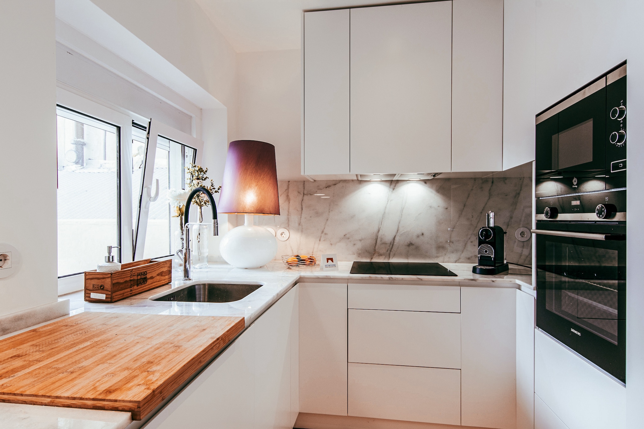 Modern & Charming Alges by GT House