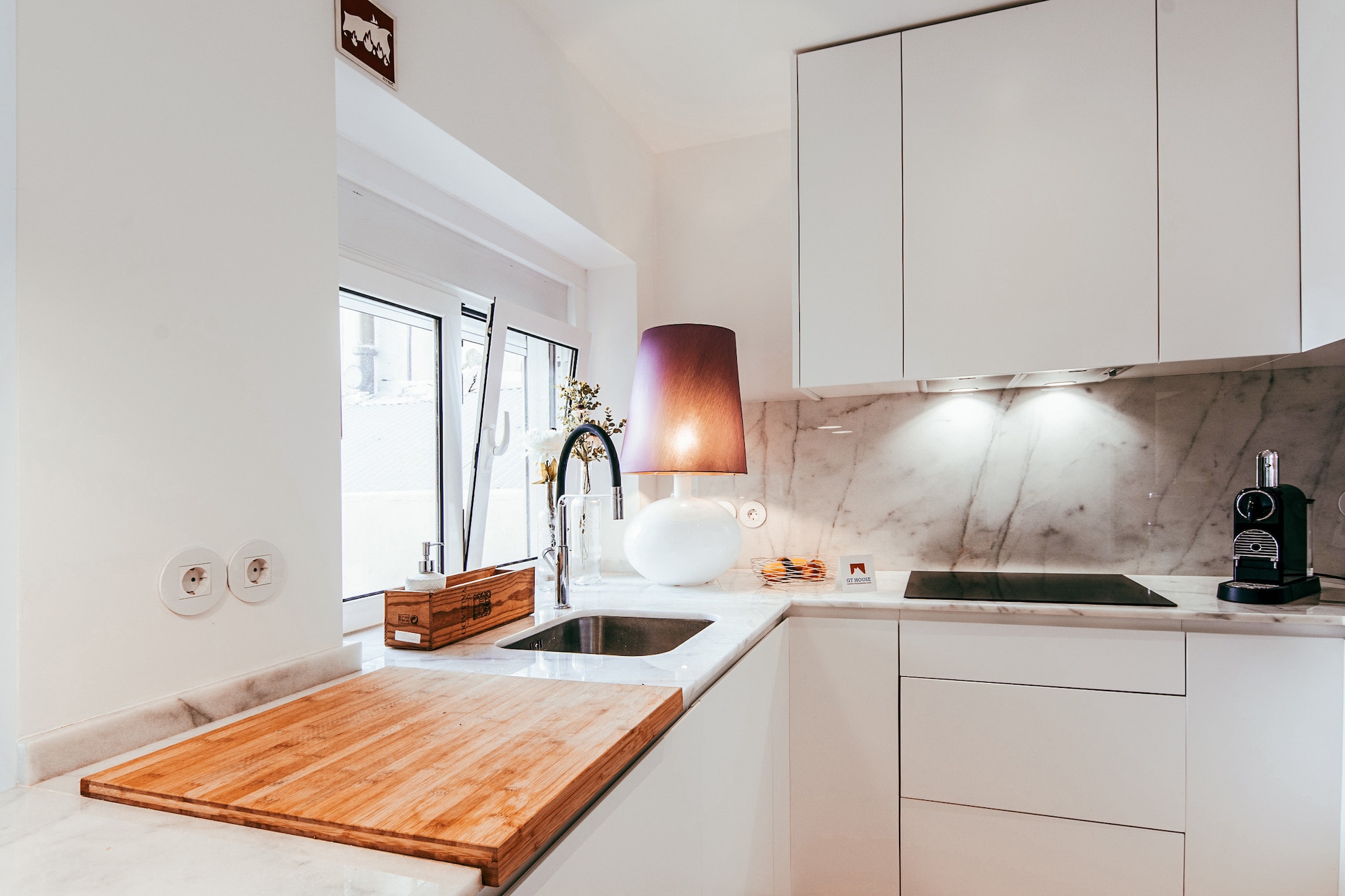 Modern & Charming Alges by GT House-Küche