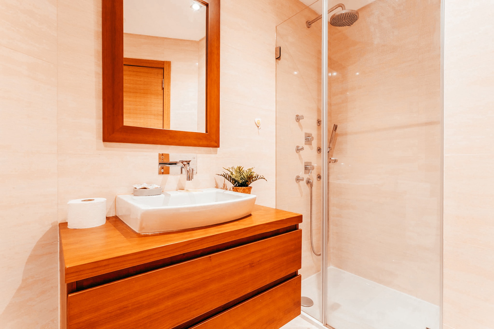 Modern & Elegant 2 bedroom in Amadora by GT House-Badezimmer