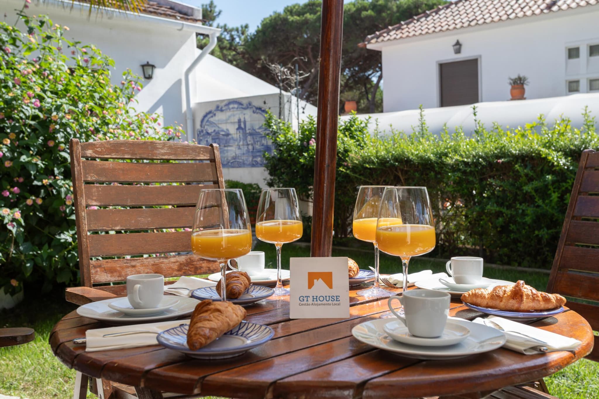 Charming  House and Terrace By Gt House-Terrasse/Balkon