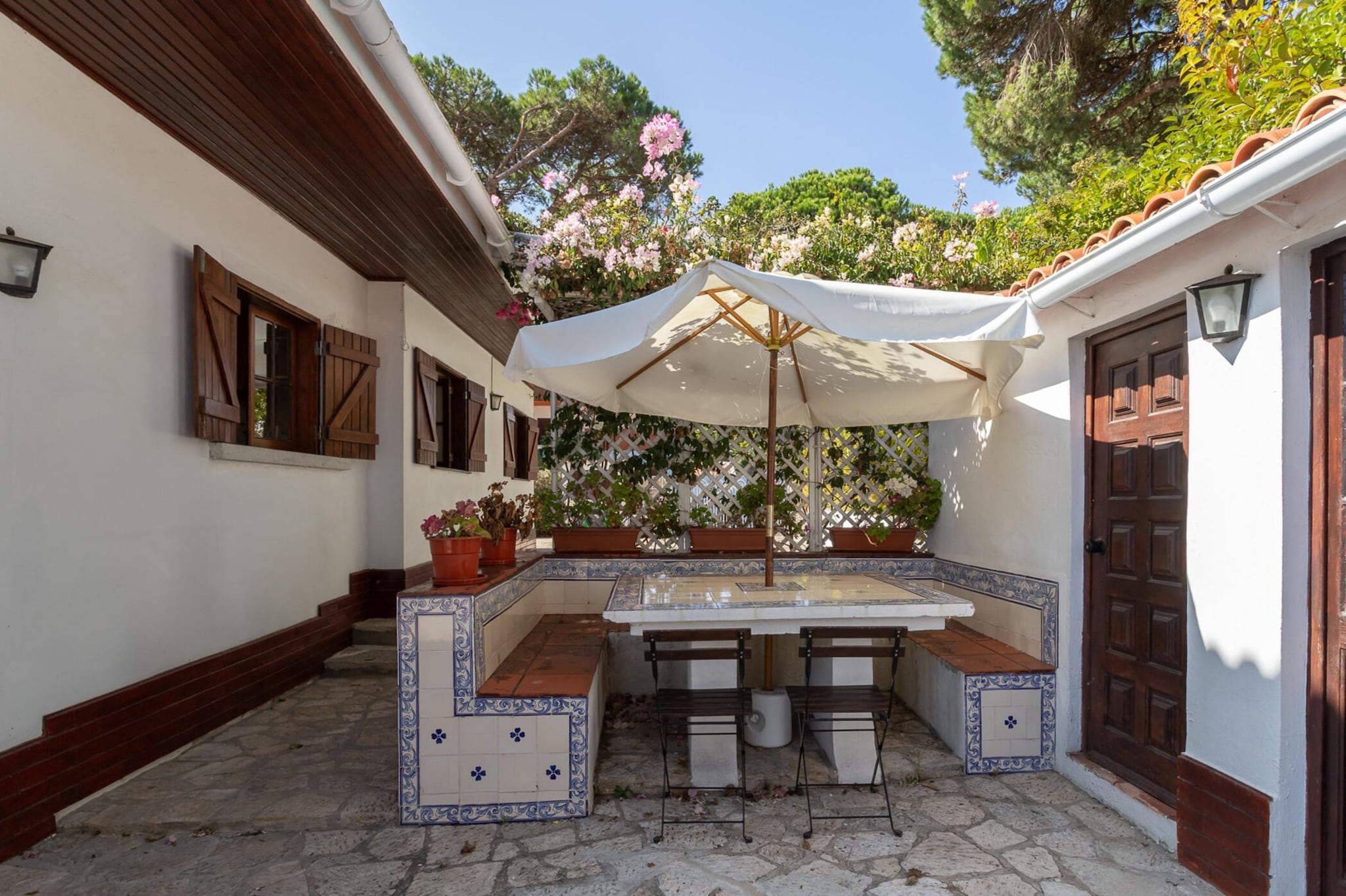 Charming  House and Terrace By Gt House-Terrasse/Balkon