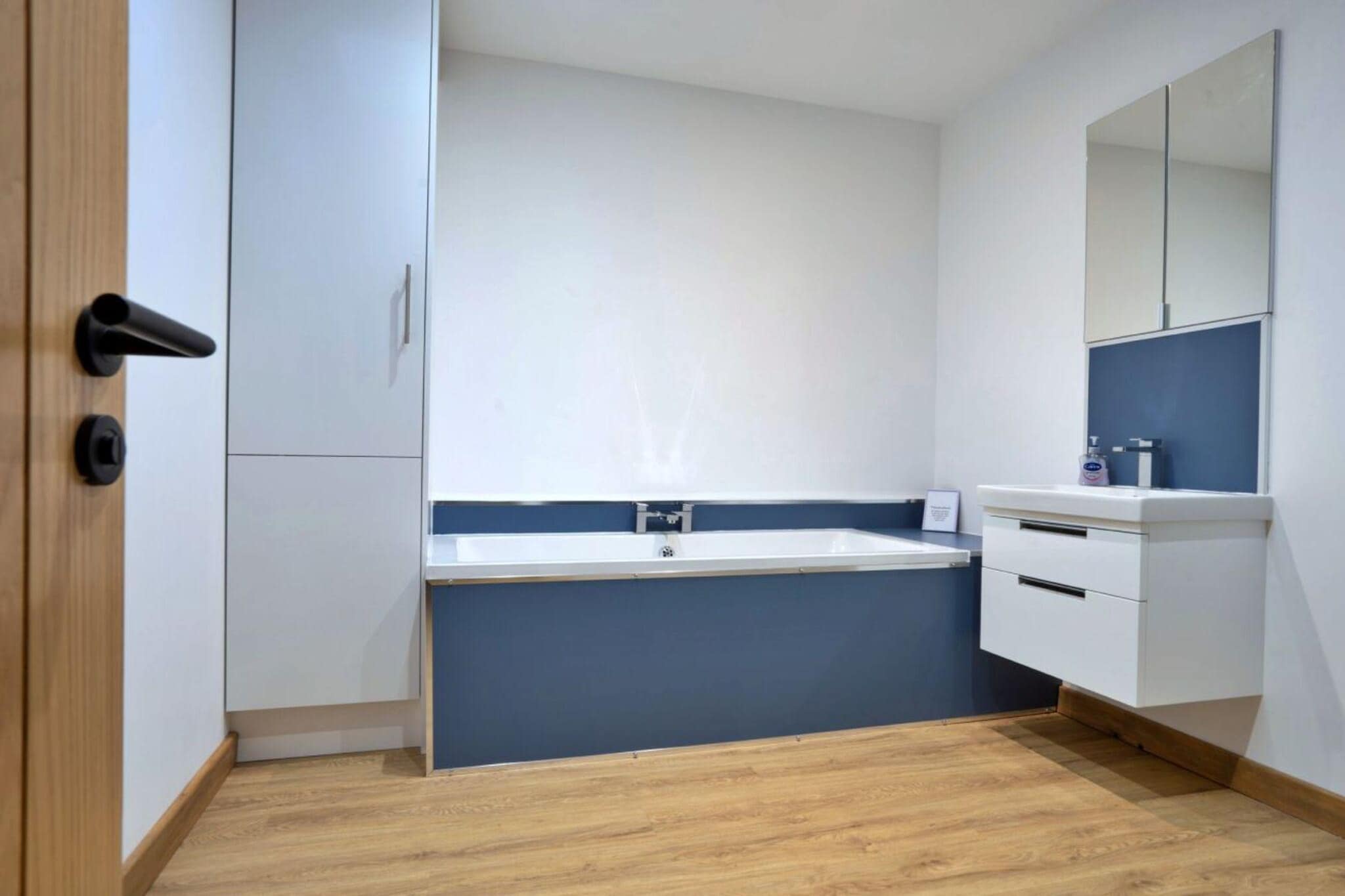 Courtyard View at Longford - Bathroom