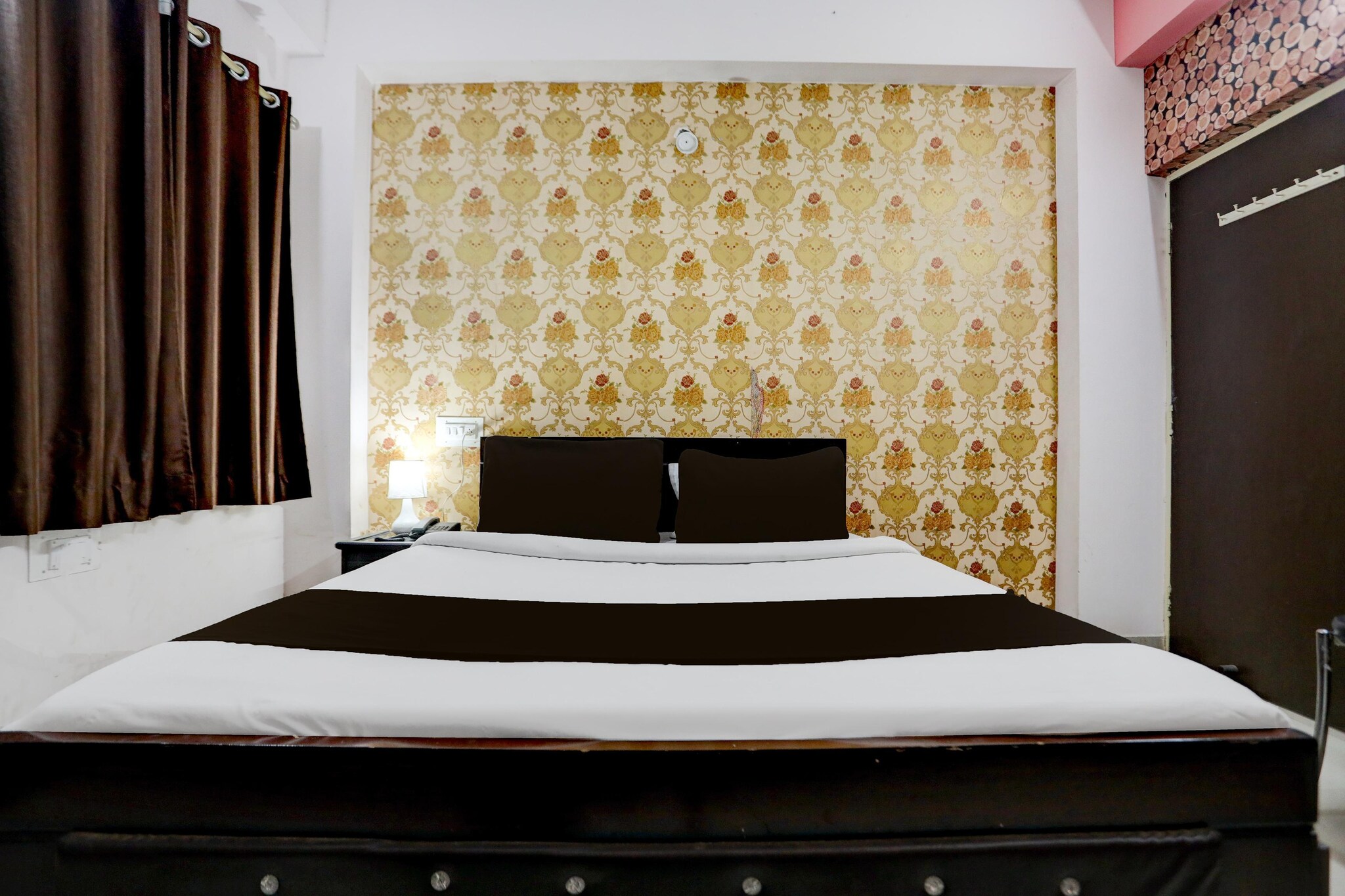 Comfortable Accommodations: Hotel O A.N College Patna Formerly Hudco Grand in Patna offers family rooms with air-conditioning, private bathrooms, and free WiFi. Each room includes a work desk, TV, and wardrobe.
Convenient Facilities: Guests benefit from free on-site private parking, a paid airport shuttle service, lounge, lift, 24-hour front desk, shared kitchen, daily housekeeping, laundry service, room service, and luggage storage.
Prime Location: Located 6 km from Jay Prakash Narayan Airport and 5 km from Patna Railway Station, the hotel provides easy access to local attractions.
Unmarried couples are warmly welcome at this property.
Guests with local ID proof are warmly welcome.
Foreign guests are welcome and allowed to stay at this property without any restrictions
Early Check-In Policy: A full day’s room rate will be charged for check-ins before 6:00 AM. Complimentary early check-in is available between 6:00 AM and 10:00 AM, subject to room availability.
Check-in is only available to guests aged 18 and above. Please provide a government-issued ID to confirm your age.