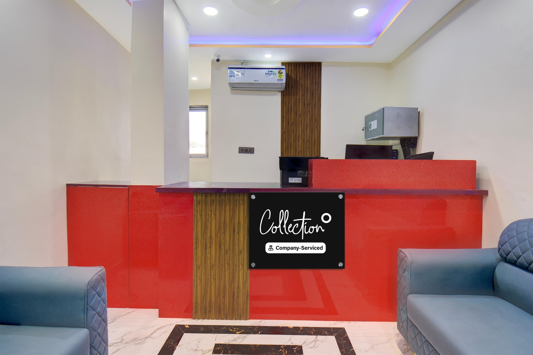 Ground floor: (bedroom(double bed, TV, seating area, air conditioning, telephone), bathroom(bathtub or shower, shower, washbasin, toilet, Towels incl., shampoo, body soap, hot water))