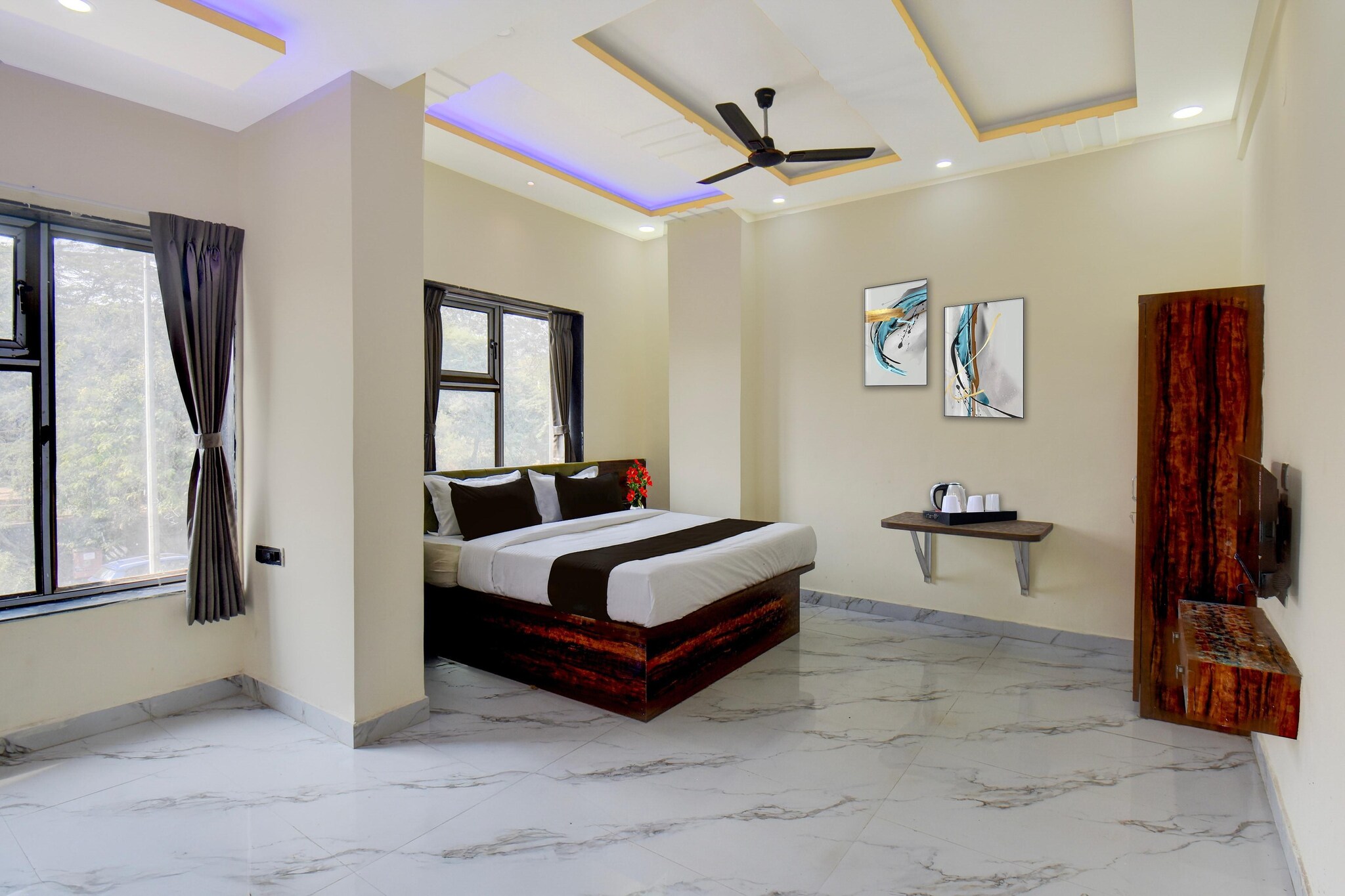 Comfortable Accommodations: Collection O MIDC Pimpari Pune Formerly SK Palace in Pune offers family rooms with air-conditioning, private bathrooms, work desks, and seating areas. Each room includes free WiFi, a TV, and free toiletries.
Convenient Facilities: Guests benefit from a 24-hour front desk, daily housekeeping service, room service, and luggage storage. Additional amenities include a work desk, seating area, tiled floors, and a wardrobe.
Prime Location: Located 16 km from Pune International Airport, the hotel is near attractions such as Bund Garden (16 km), Shaniwar Wada (16 km), and the University of Pune (13 km).
Early Check-In Policy: A full day’s room rate will be charged for check-ins before 6:00 AM. Complimentary early check-in is available between 6:00 AM and 10:00 AM, subject to room availability.
Check-in is only available to guests aged 18 and above. Please provide a government-issued ID to confirm your age.
1. Unmarried couples are warmly welcome at this property.
2. Guests with local ID proof are warmly welcome.
3.Foreign guests are welcome and allowed to stay at this property without any restrictions